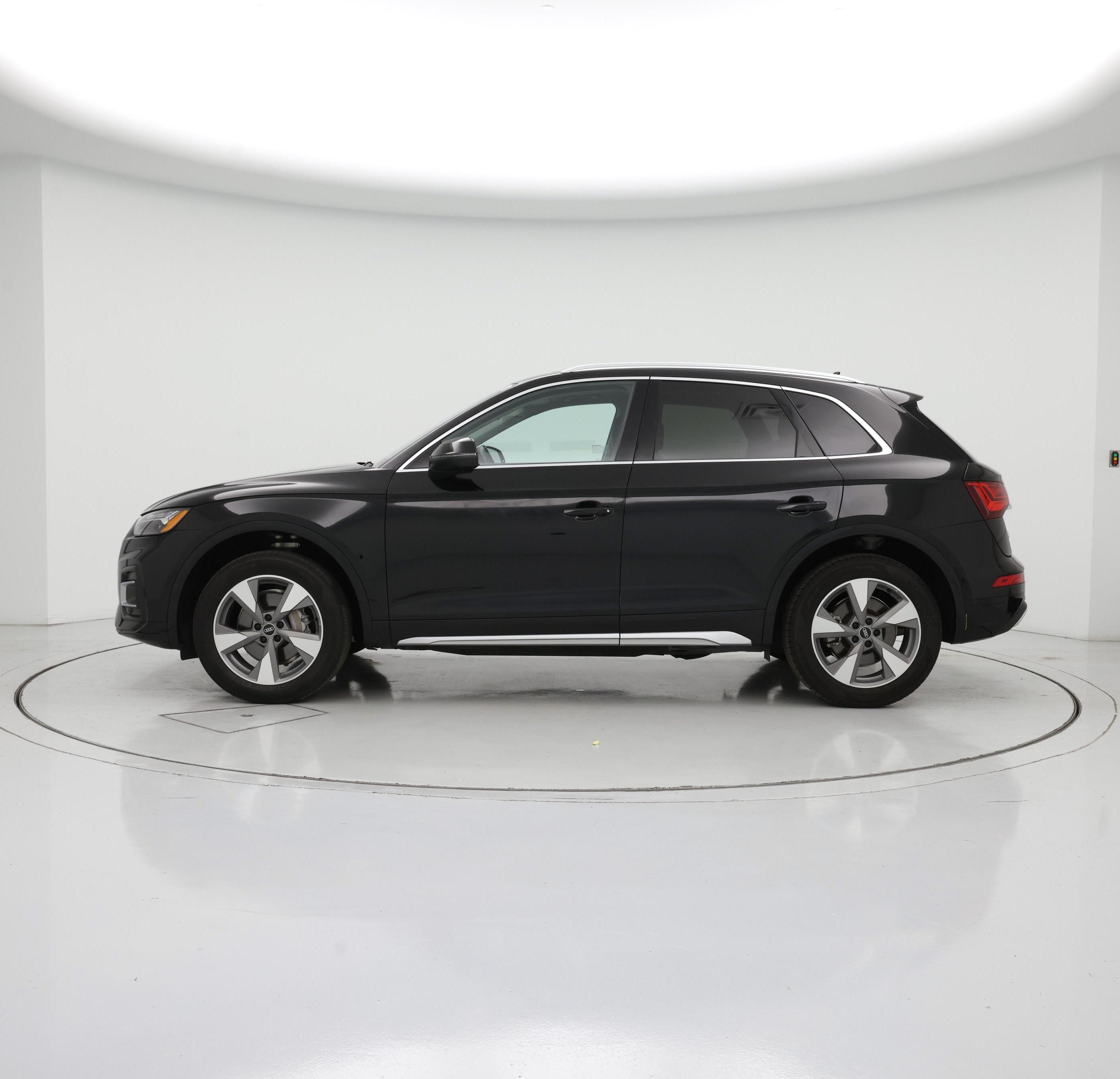 Thumbnail: 2022 Audi Q5 - 3