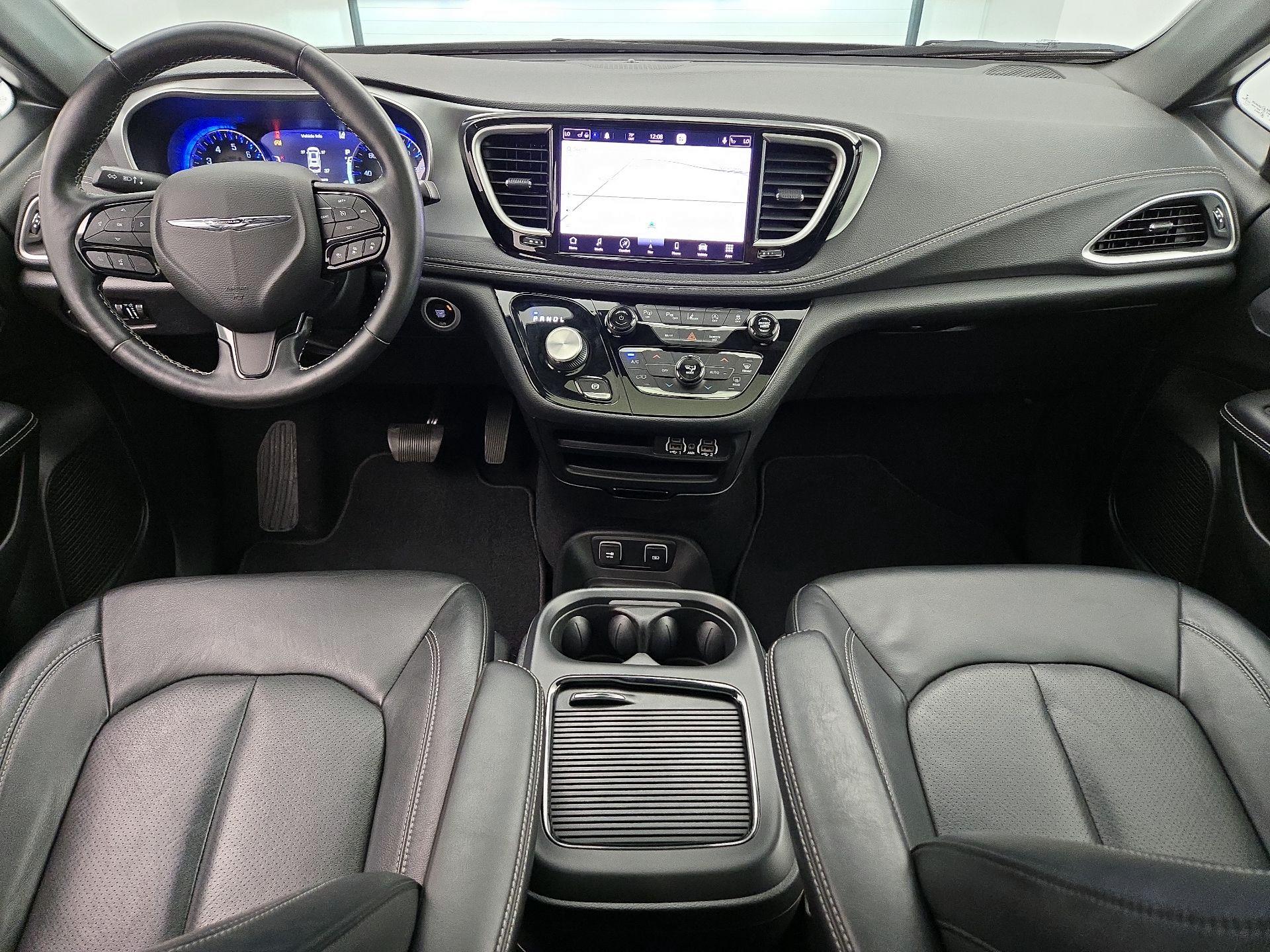 Thumbnail: 2021 Chrysler Pacifica - 9