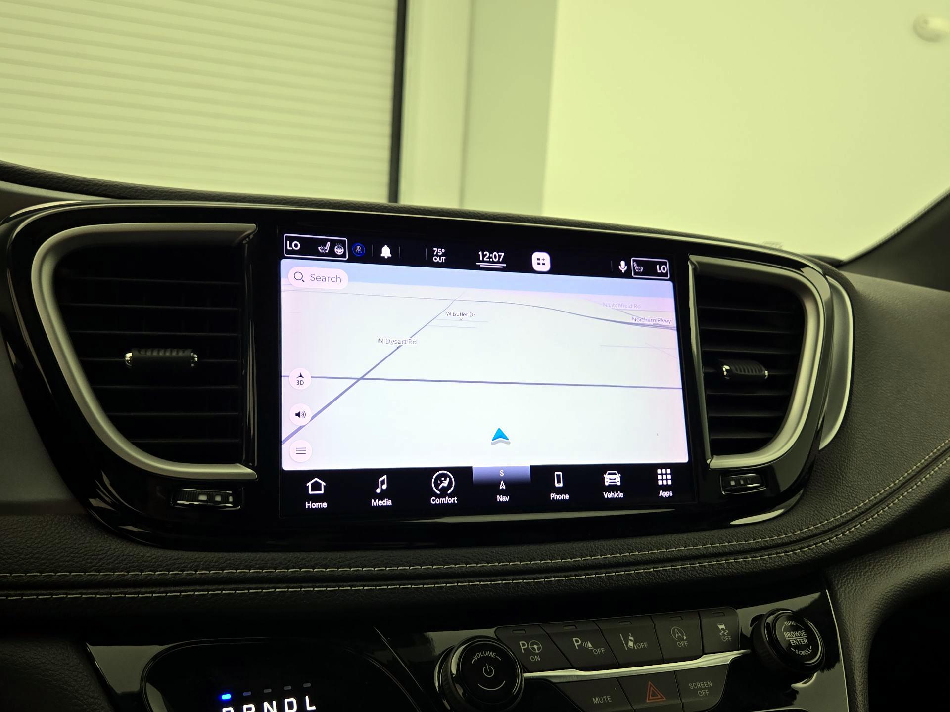 Thumbnail: 2021 Chrysler Pacifica - 14