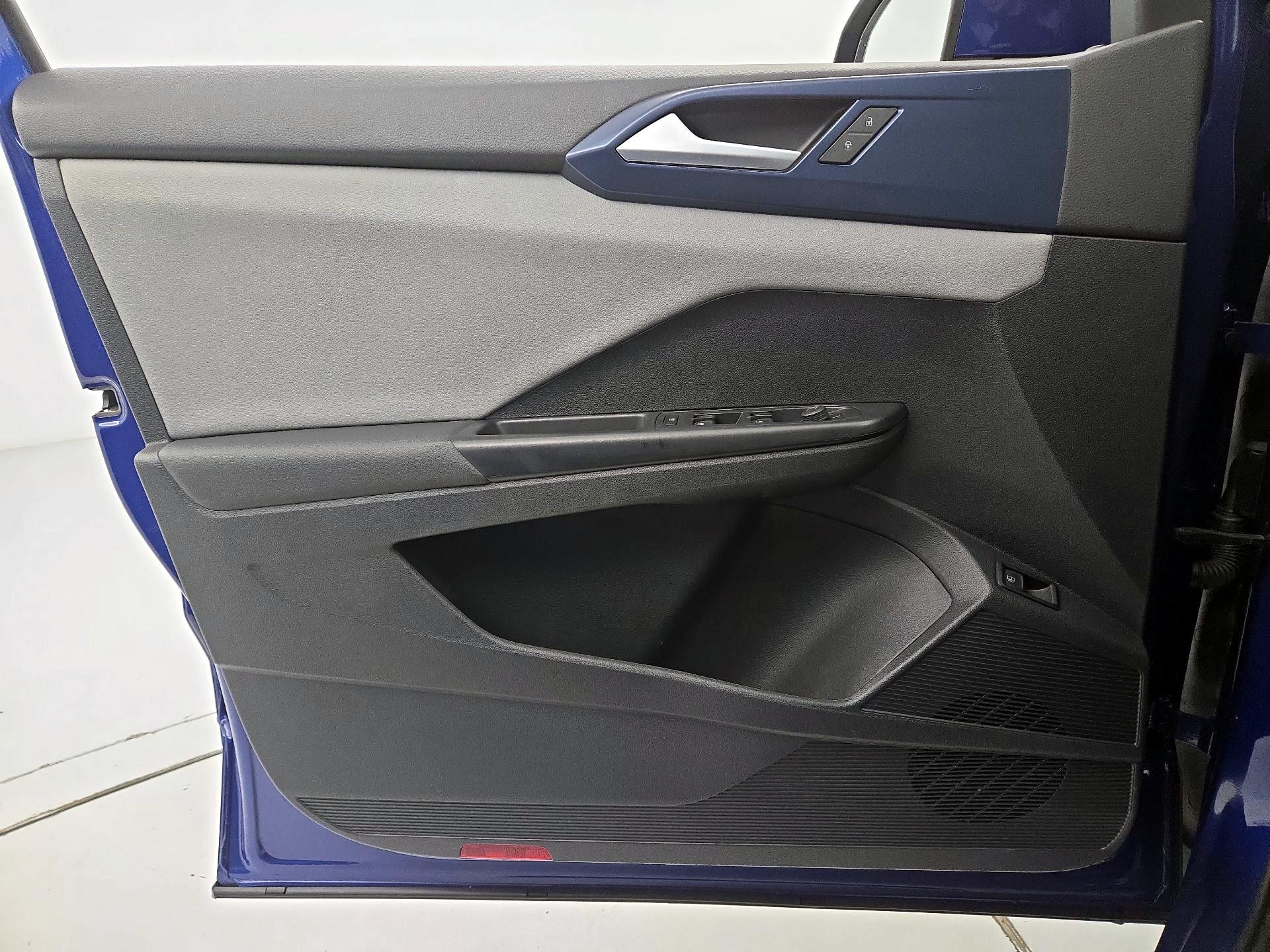 Thumbnail: 2022 Volkswagen Taos - 12