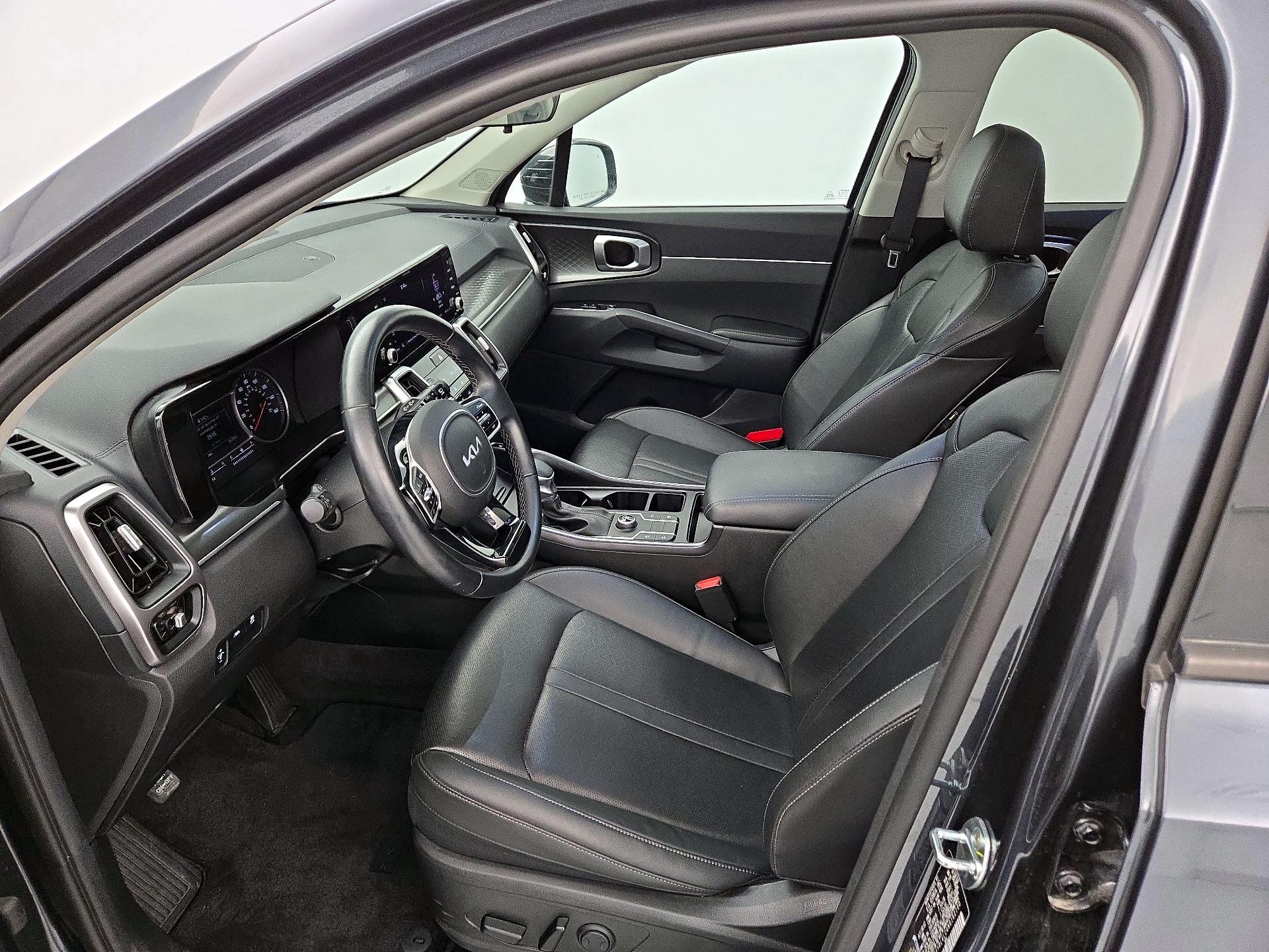 Thumbnail: 2022 Kia Sorento - 11