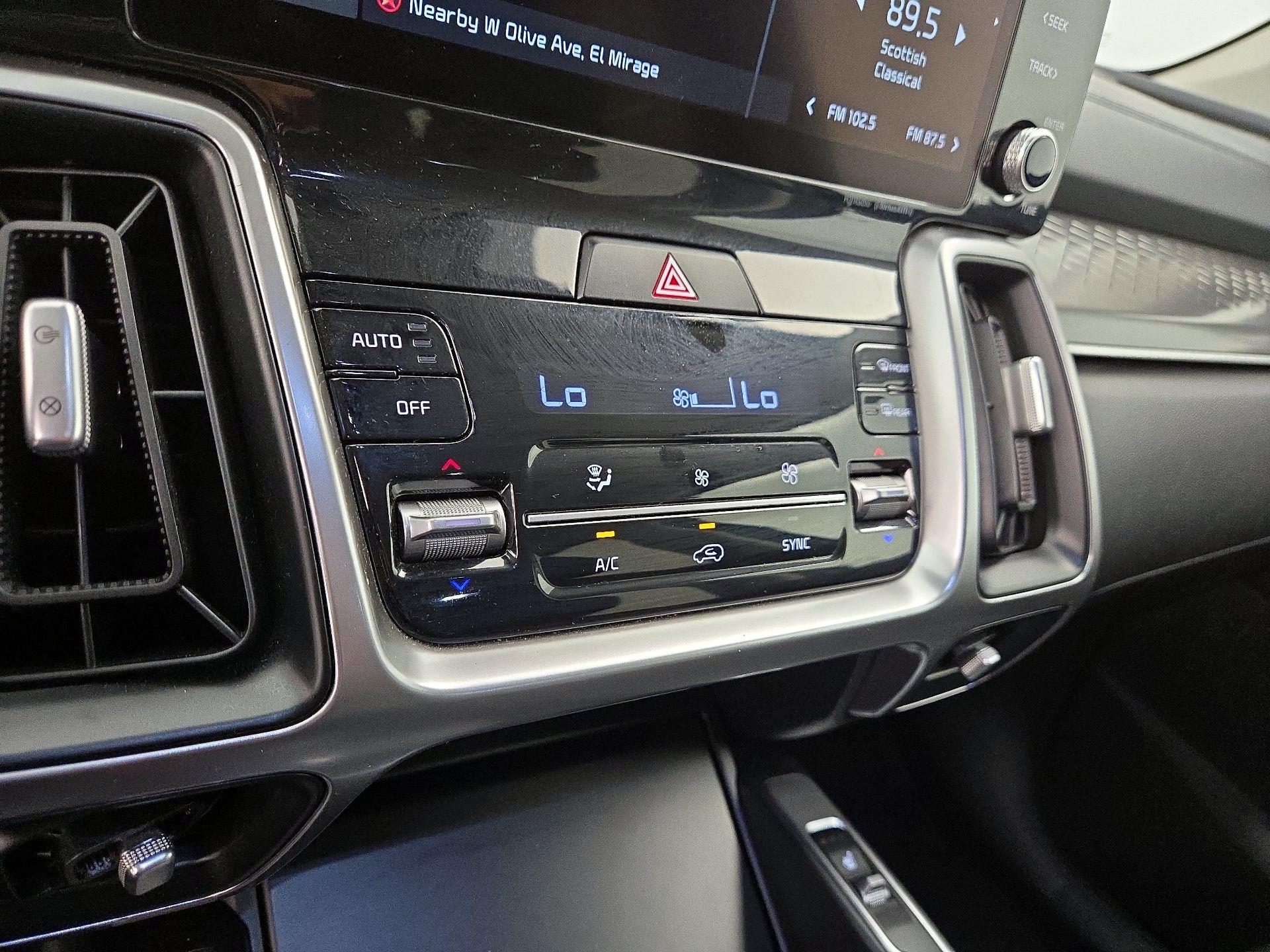 Thumbnail: 2022 Kia Sorento - 17