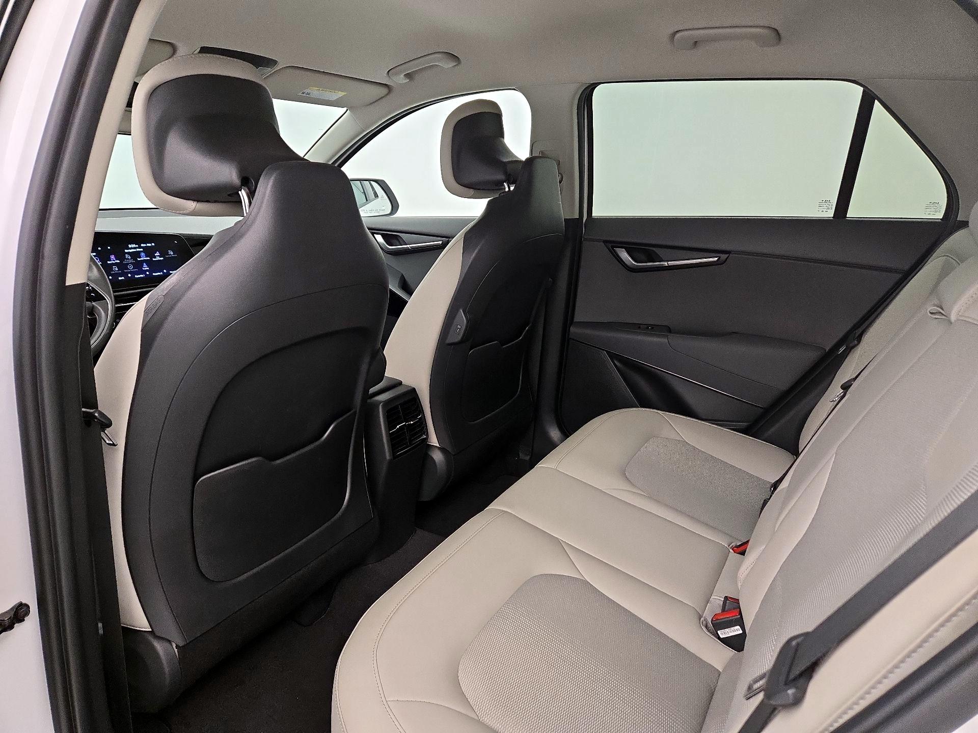 Thumbnail: 2023 Kia Niro - 20