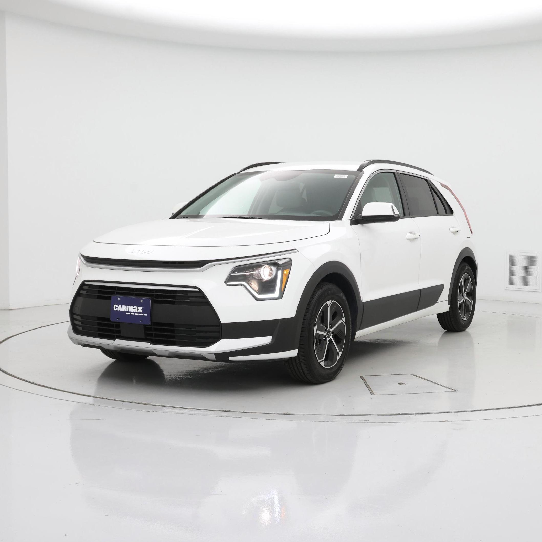 Thumbnail: 2023 Kia Niro - 4