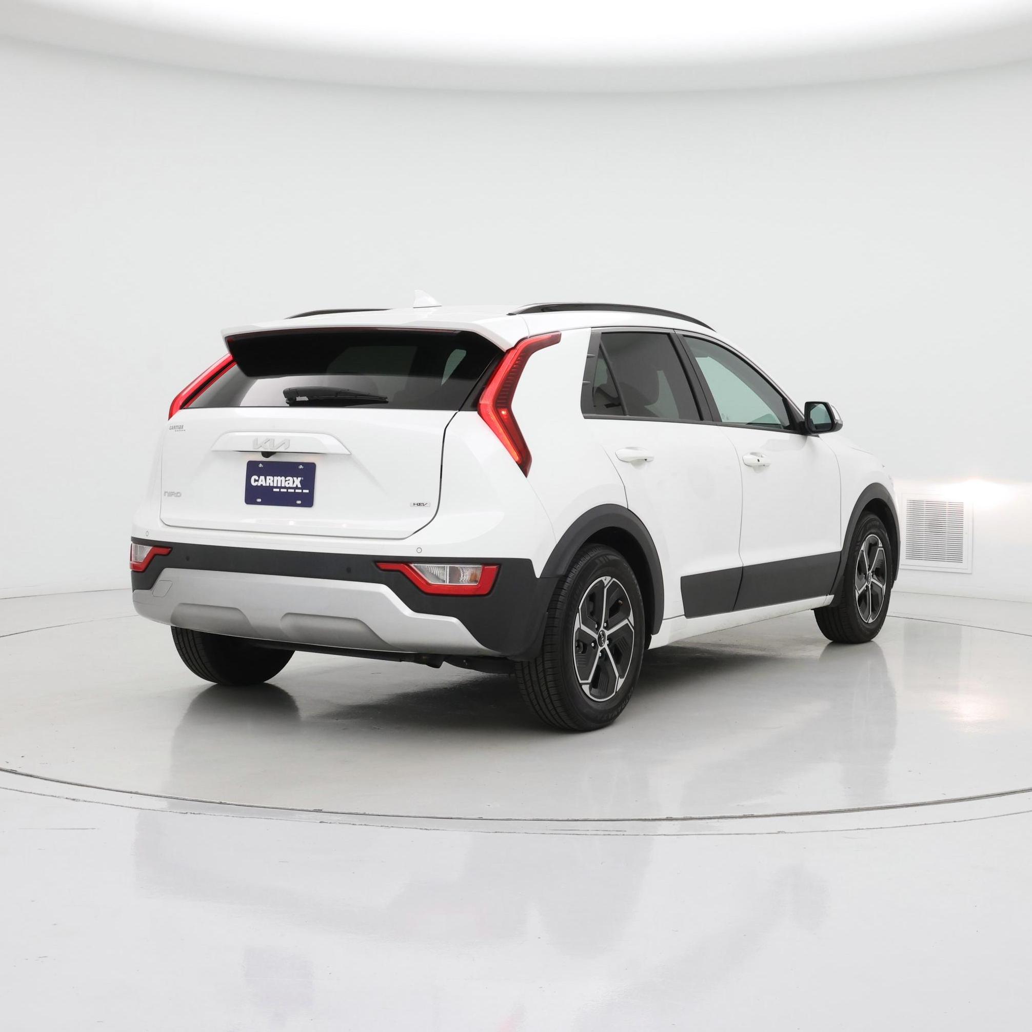 Thumbnail: 2023 Kia Niro - 8