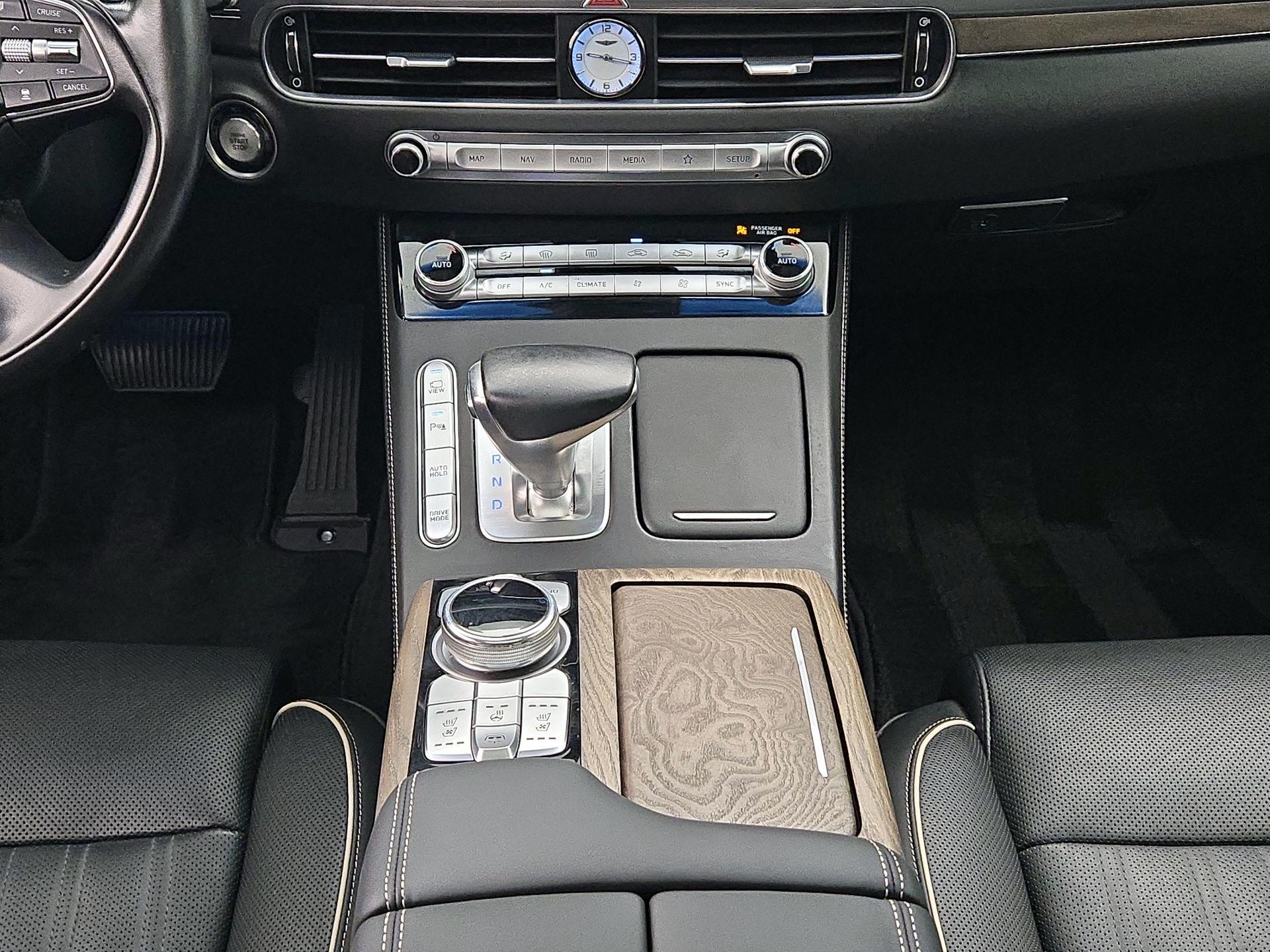 Thumbnail: 2021 Genesis G90 - 18