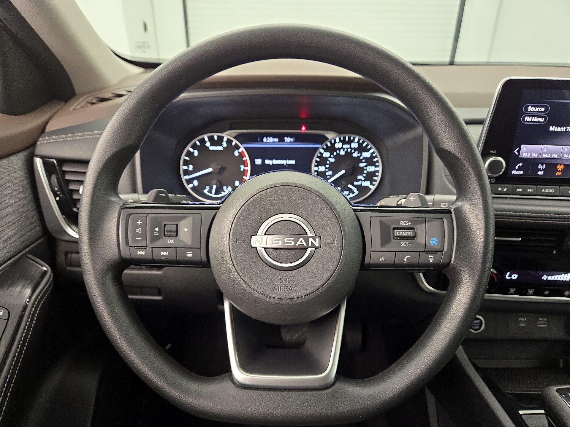 Thumbnail: 2022 Nissan Rogue - 10