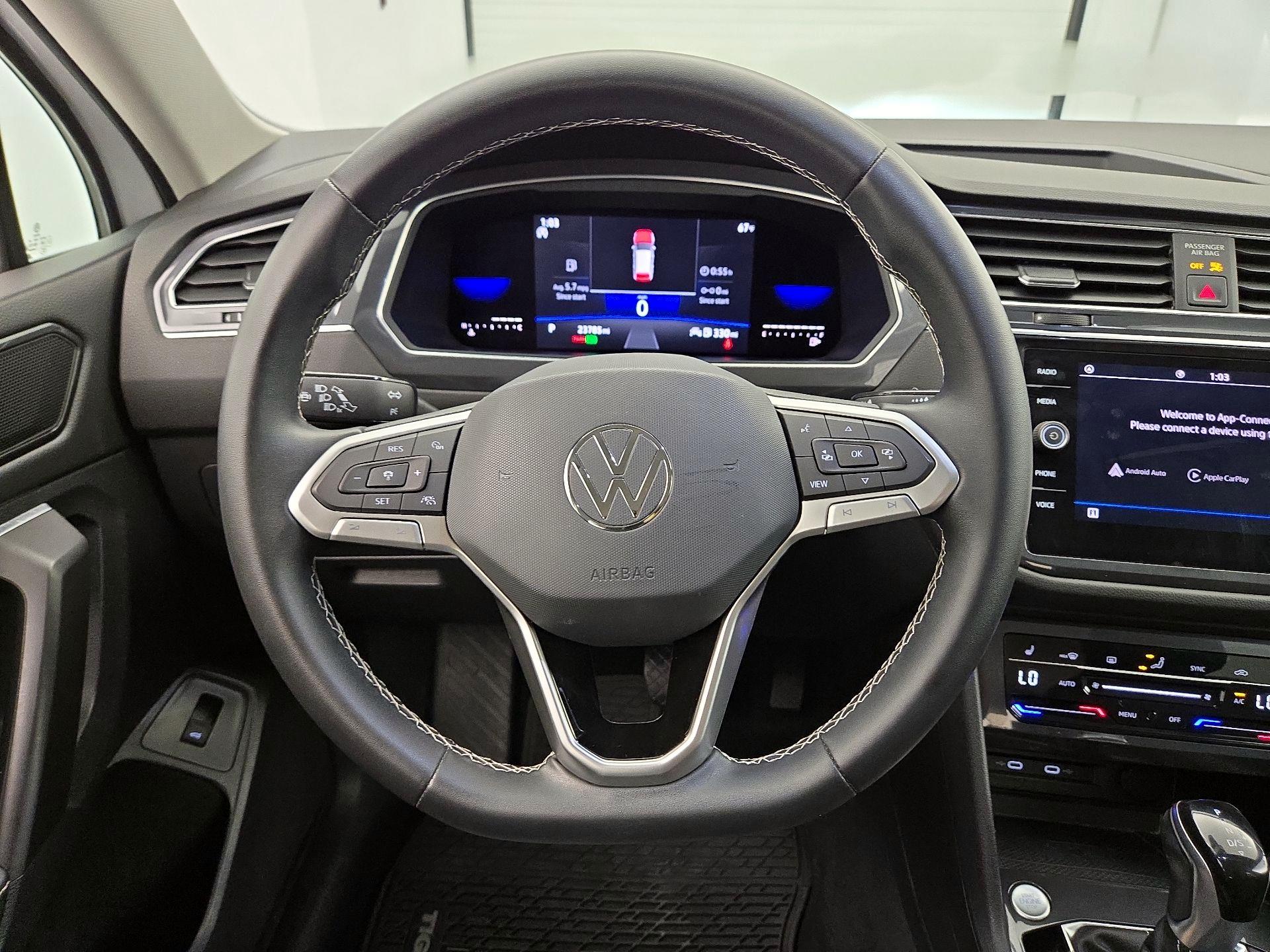 Thumbnail: 2022 Volkswagen Tiguan - 10