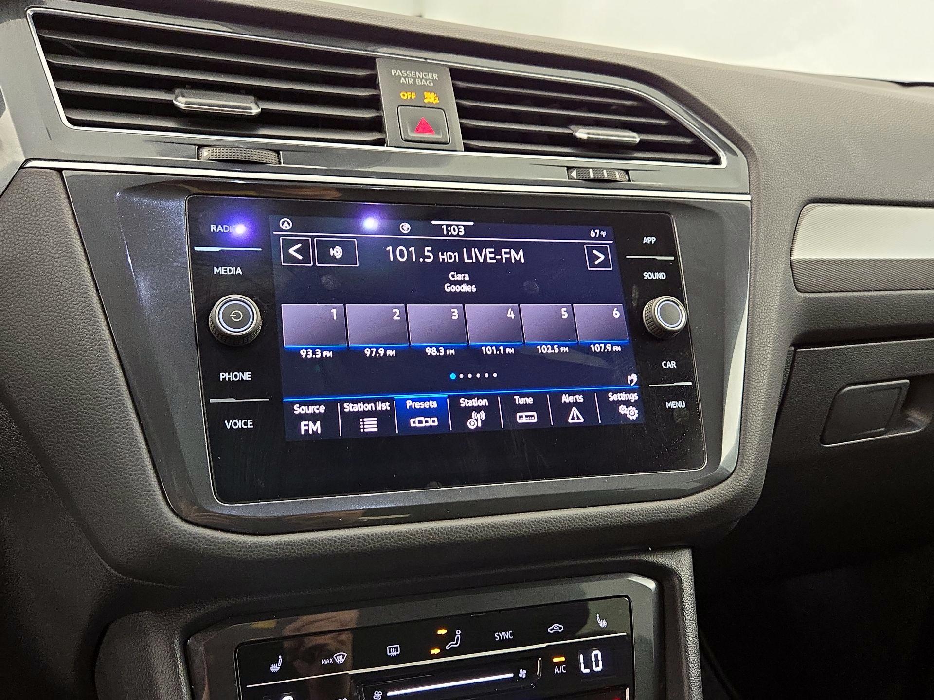 Thumbnail: 2022 Volkswagen Tiguan - 15