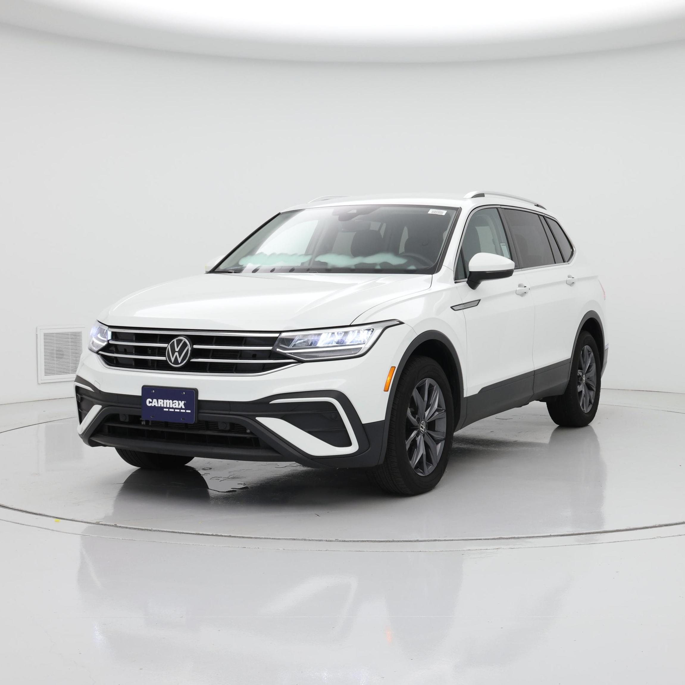 Thumbnail: 2022 Volkswagen Tiguan - 4