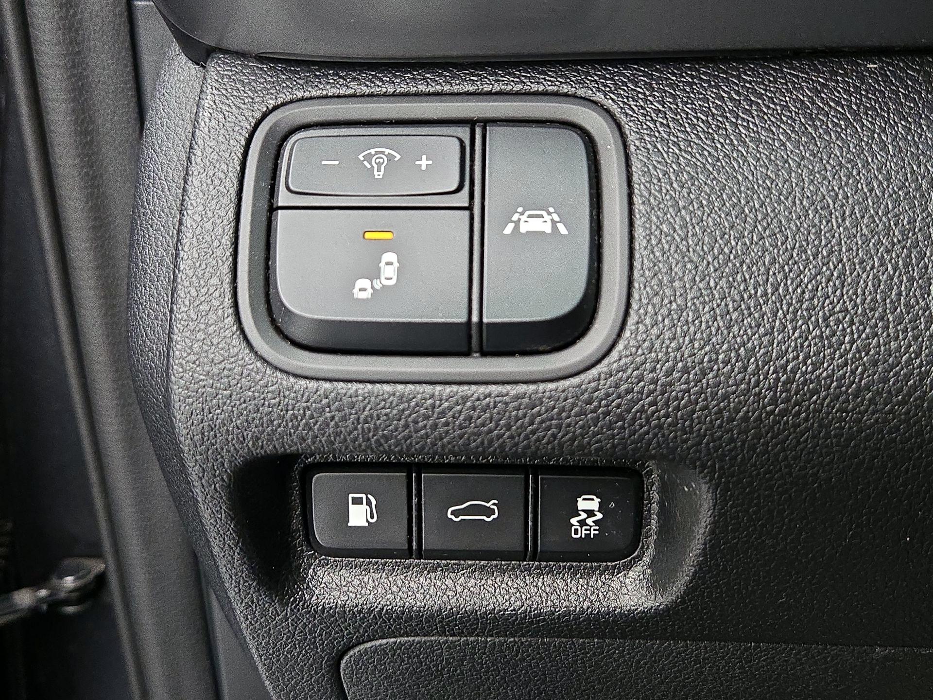 Thumbnail: 2020 Kia Optima - 13