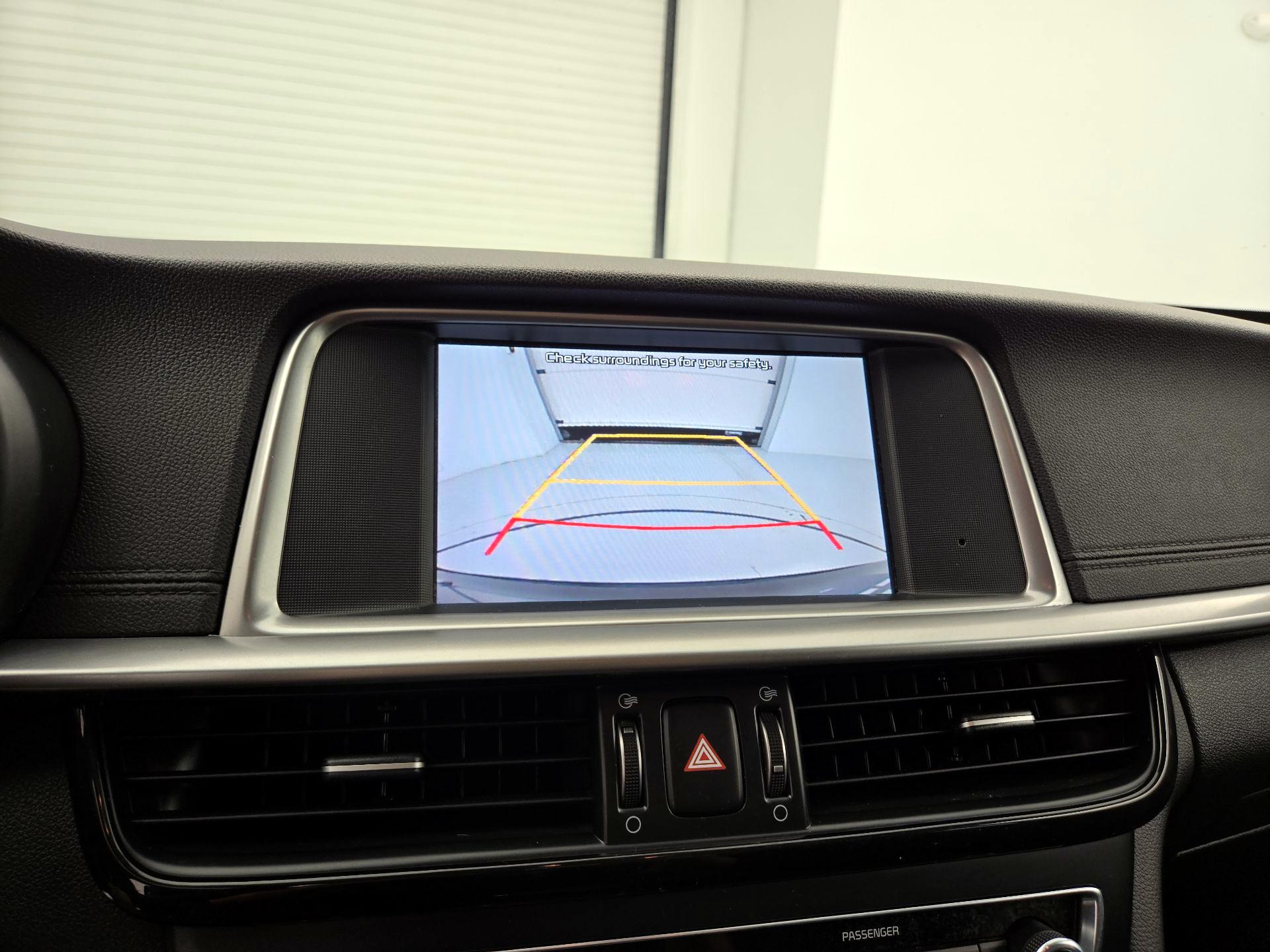 Thumbnail: 2020 Kia Optima - 14