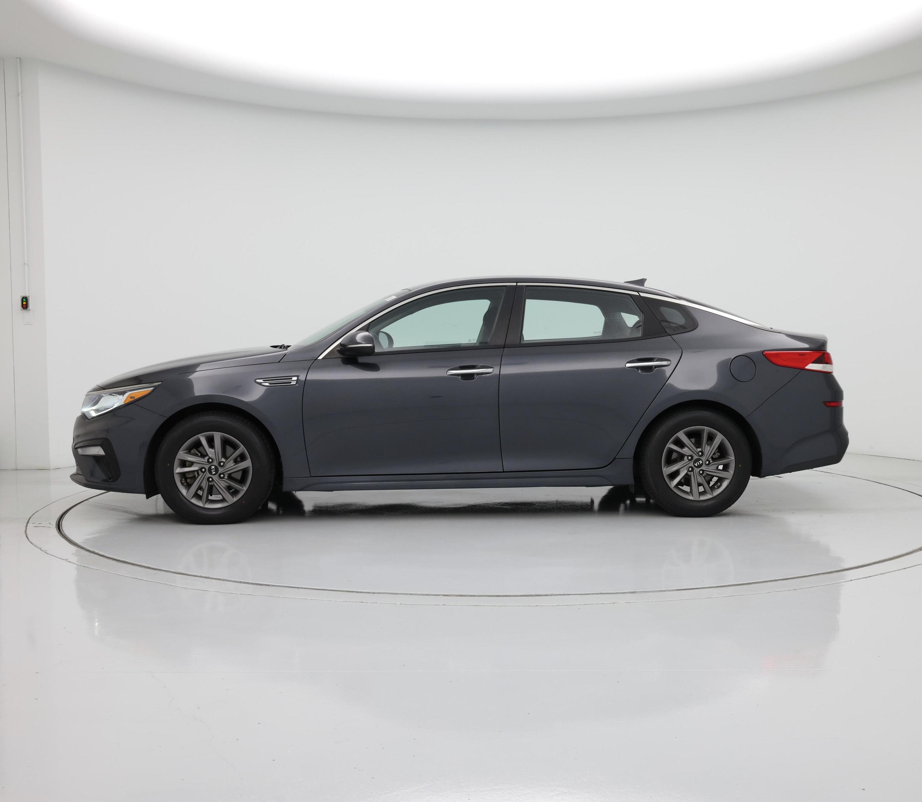 Thumbnail: 2020 Kia Optima - 3