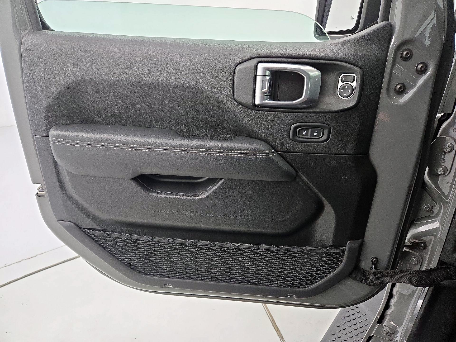 Thumbnail: 2022 Jeep Wrangler - 12
