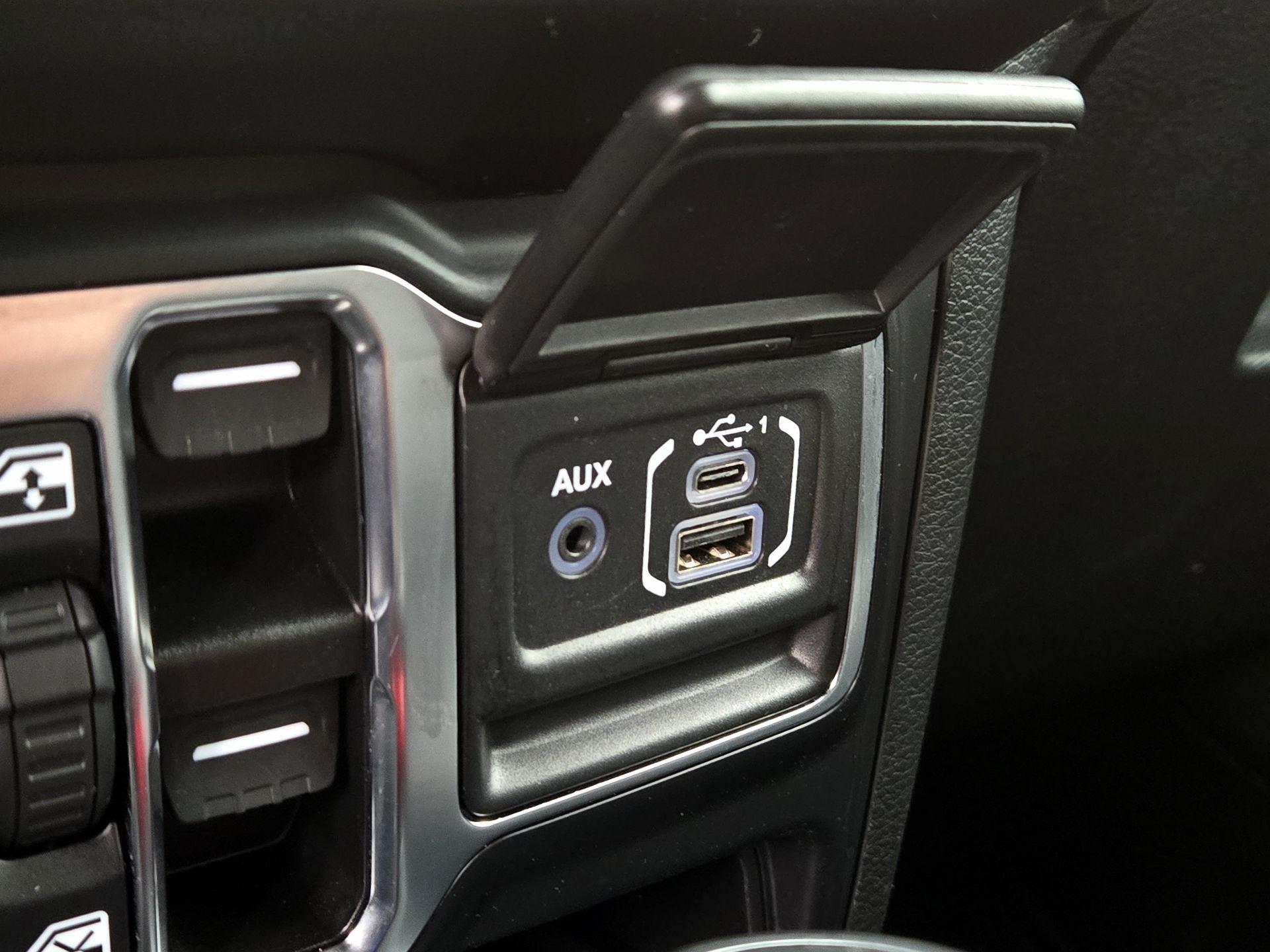 Thumbnail: 2022 Jeep Wrangler - 19