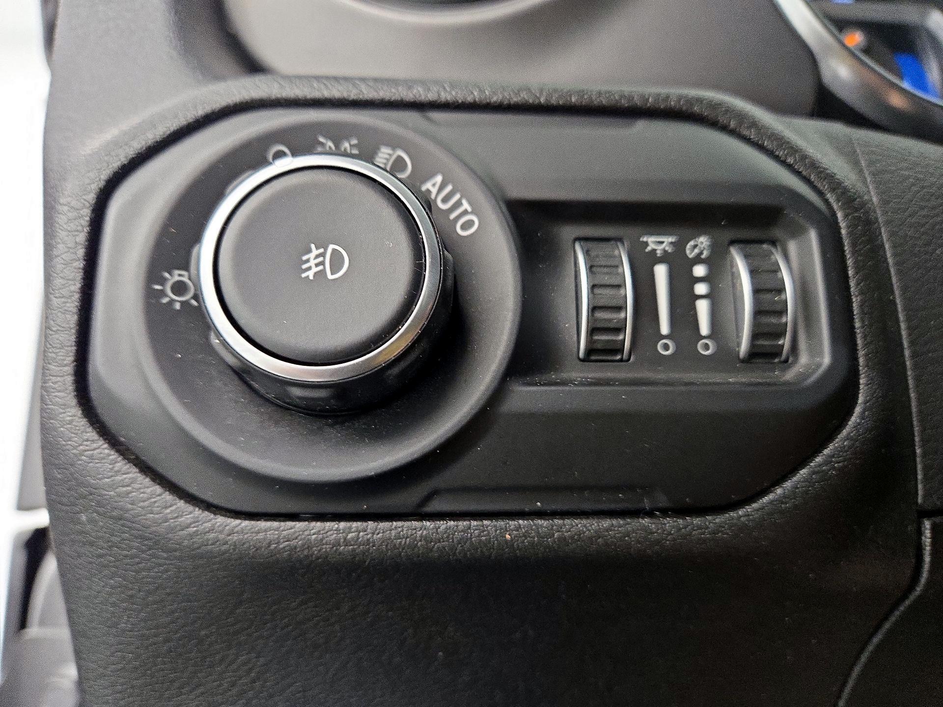 Thumbnail: 2021 Jeep Wrangler - 13