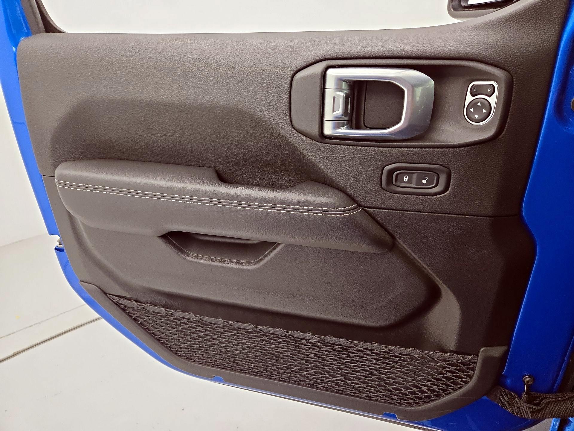 Thumbnail: 2022 Jeep Wrangler - 12