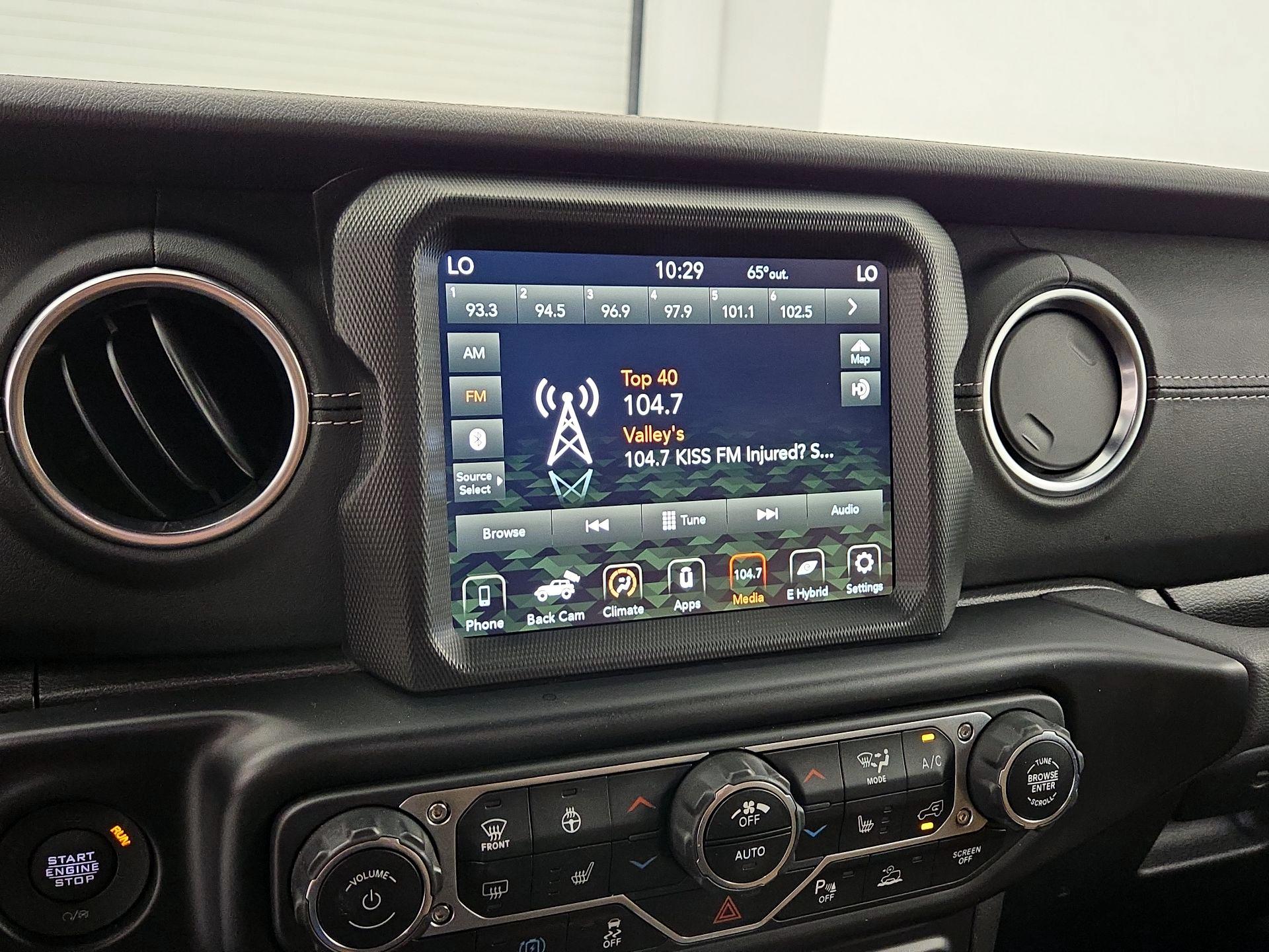 Thumbnail: 2022 Jeep Wrangler - 16