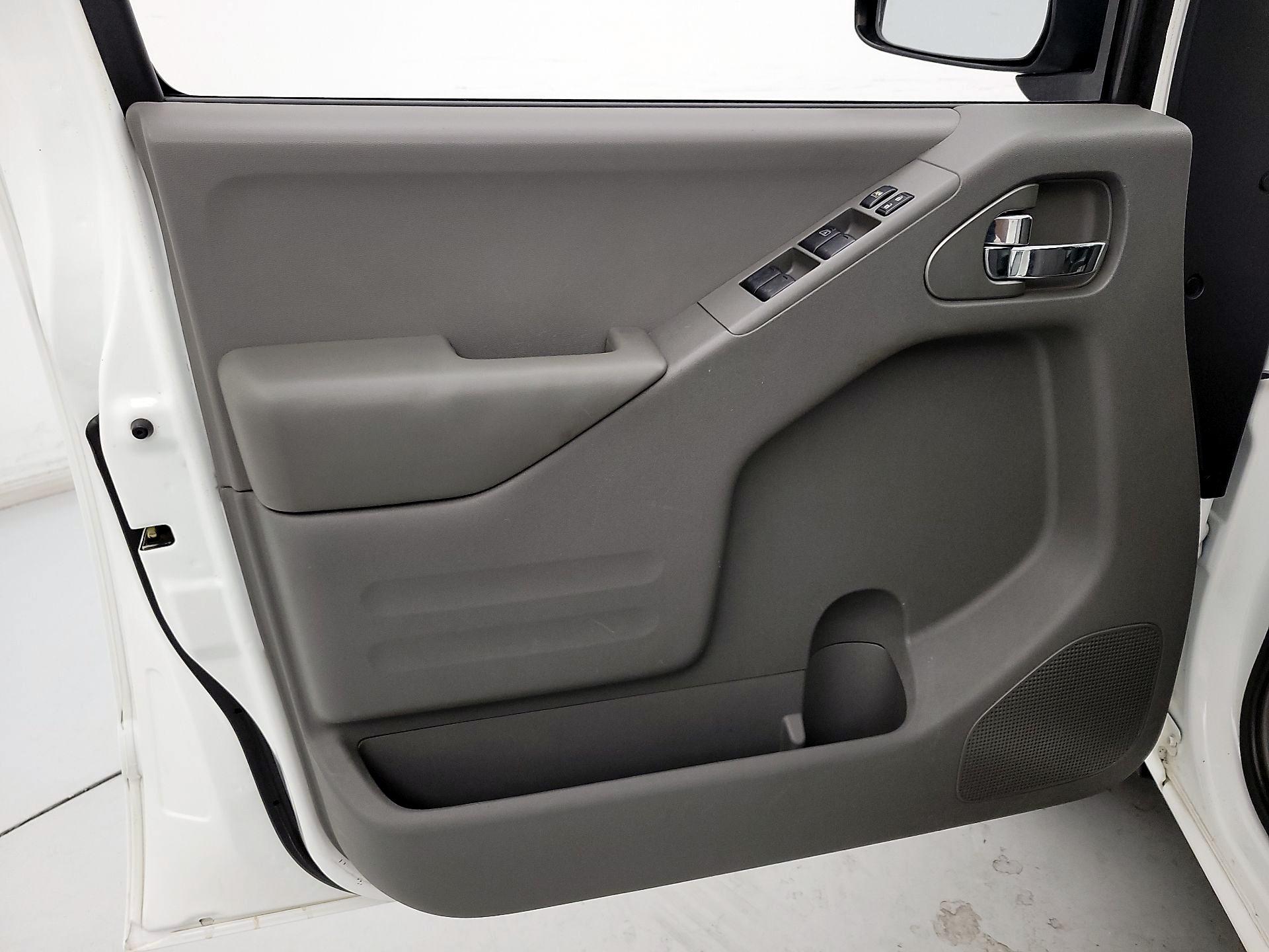 Thumbnail: 2015 Nissan Frontier - 12