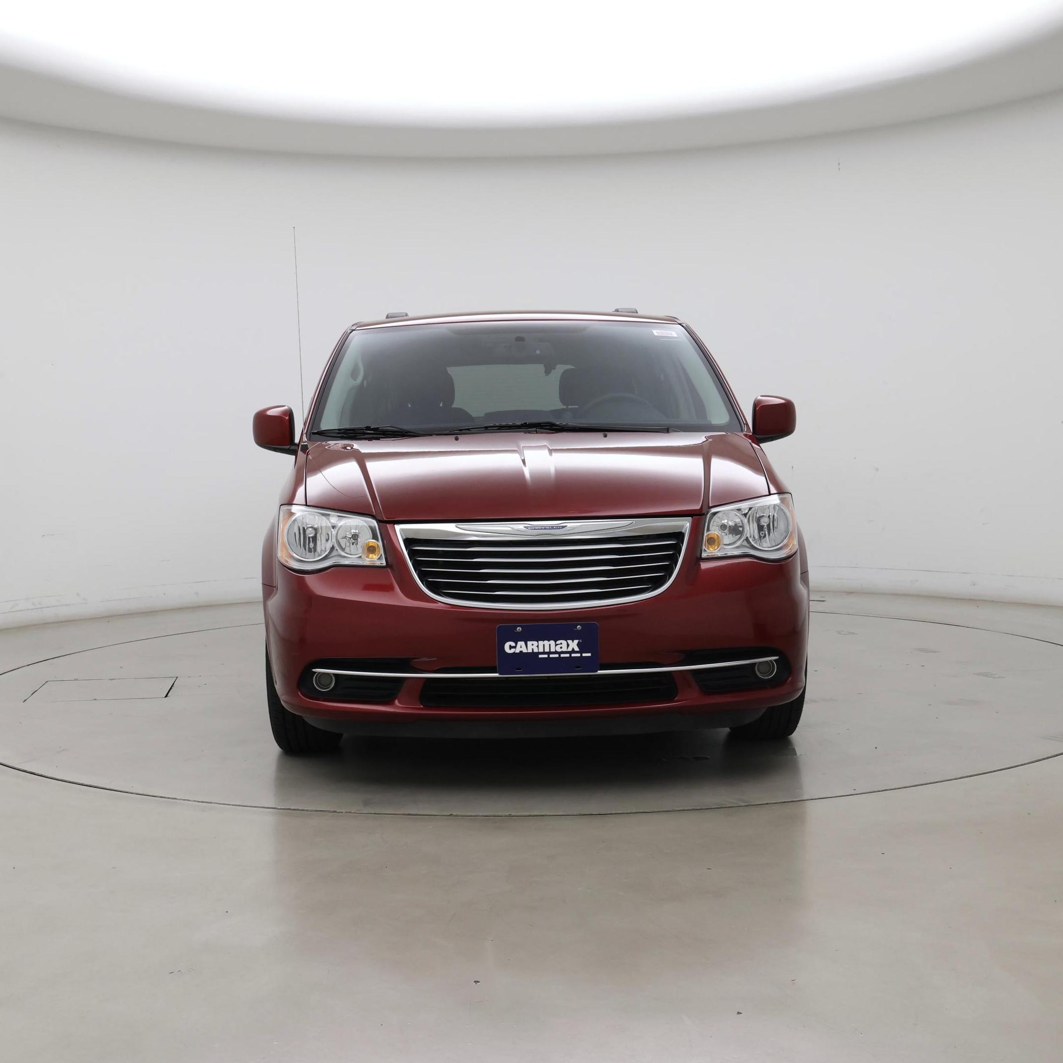 Thumbnail: 2016 Chrysler Town & Country - 5