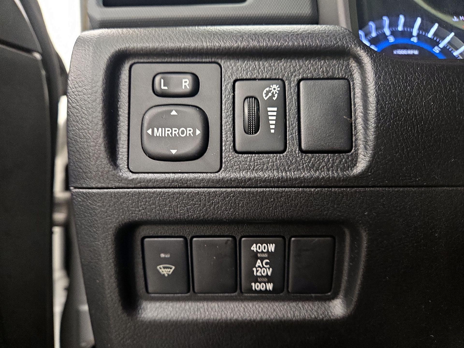 Thumbnail: 2016 Toyota 4Runner - 13