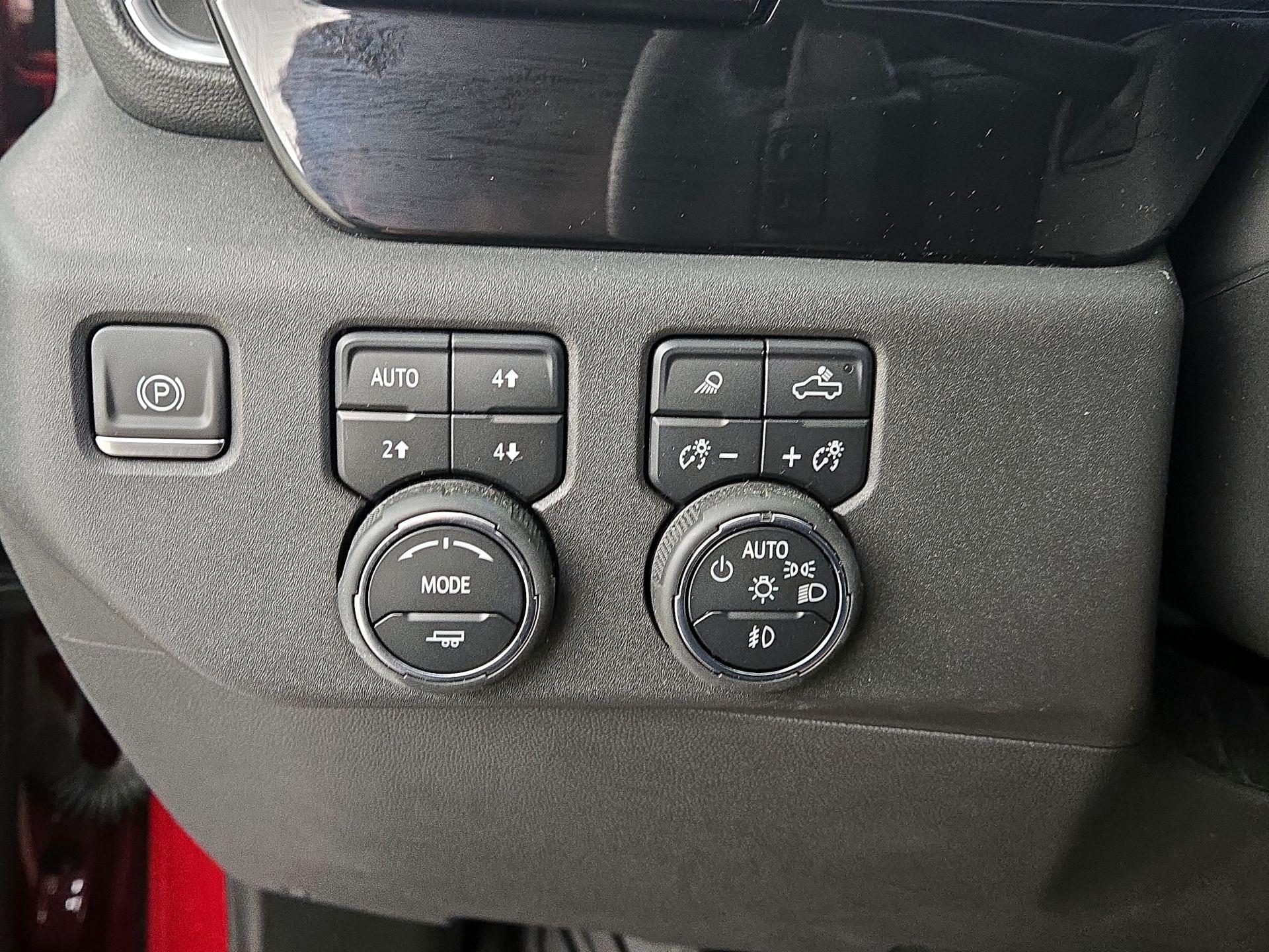 Thumbnail: 2023 Chevrolet Silverado 1500 - 13