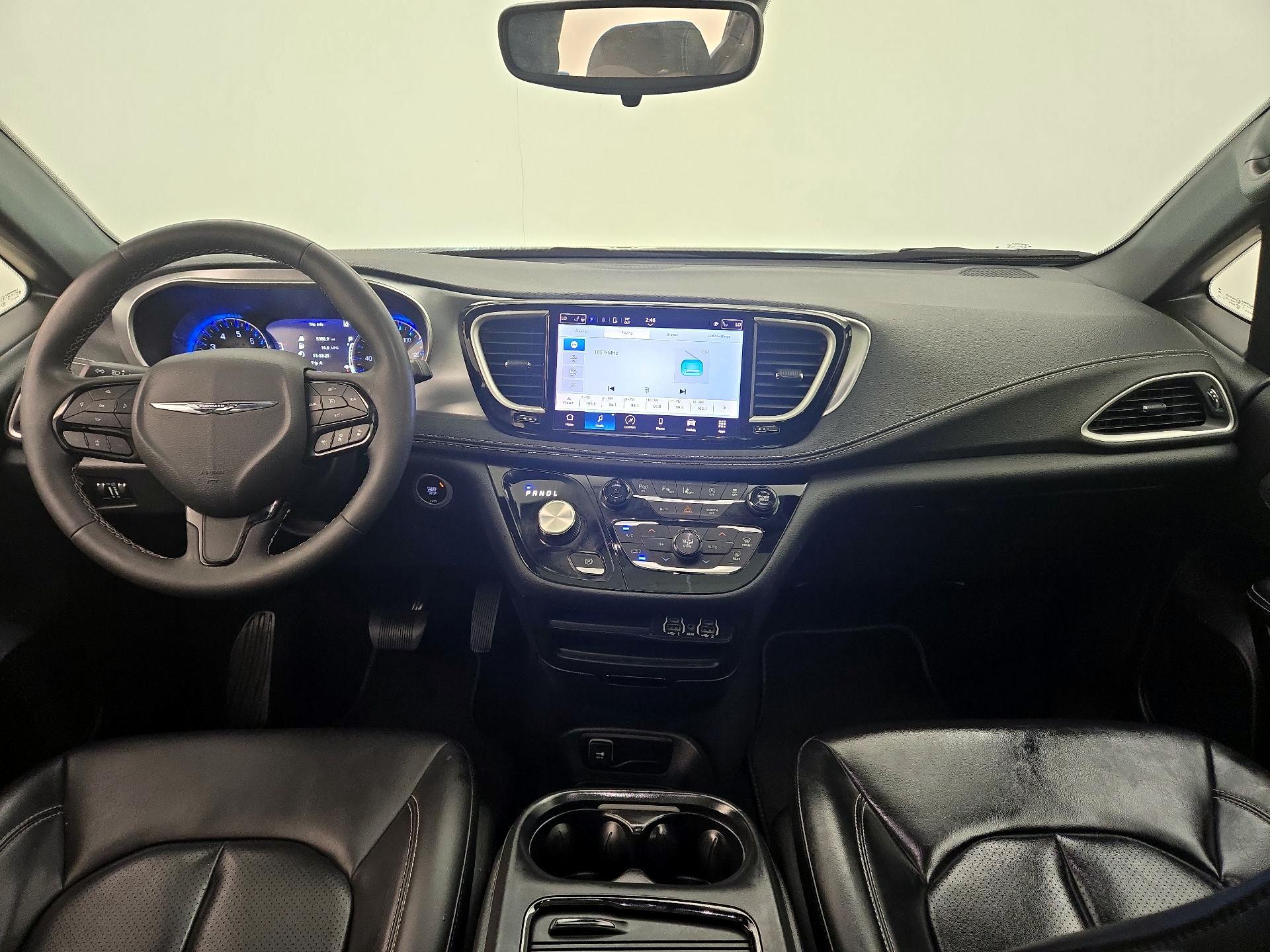 Thumbnail: 2023 Chrysler Pacifica - 9