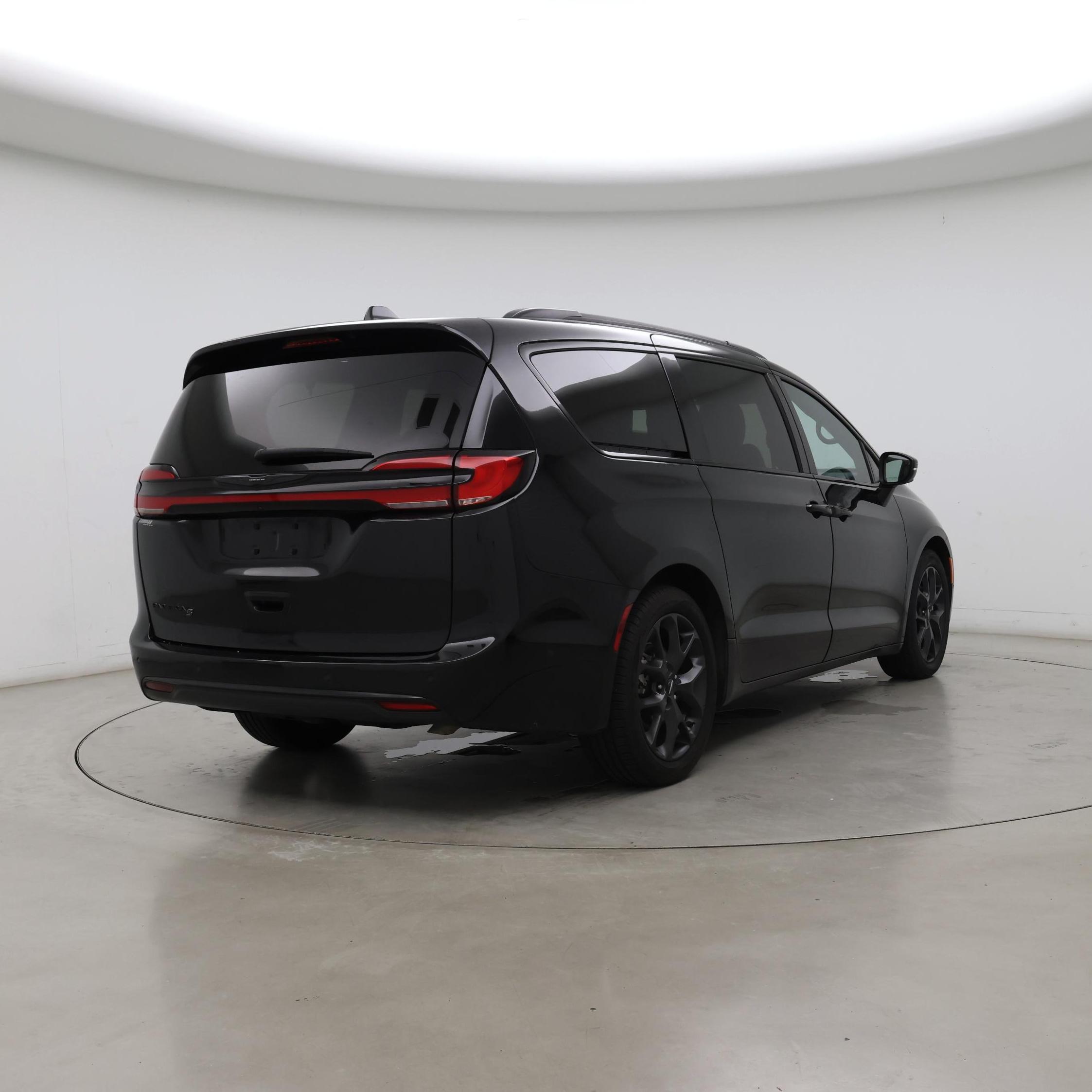 Thumbnail: 2023 Chrysler Pacifica - 8