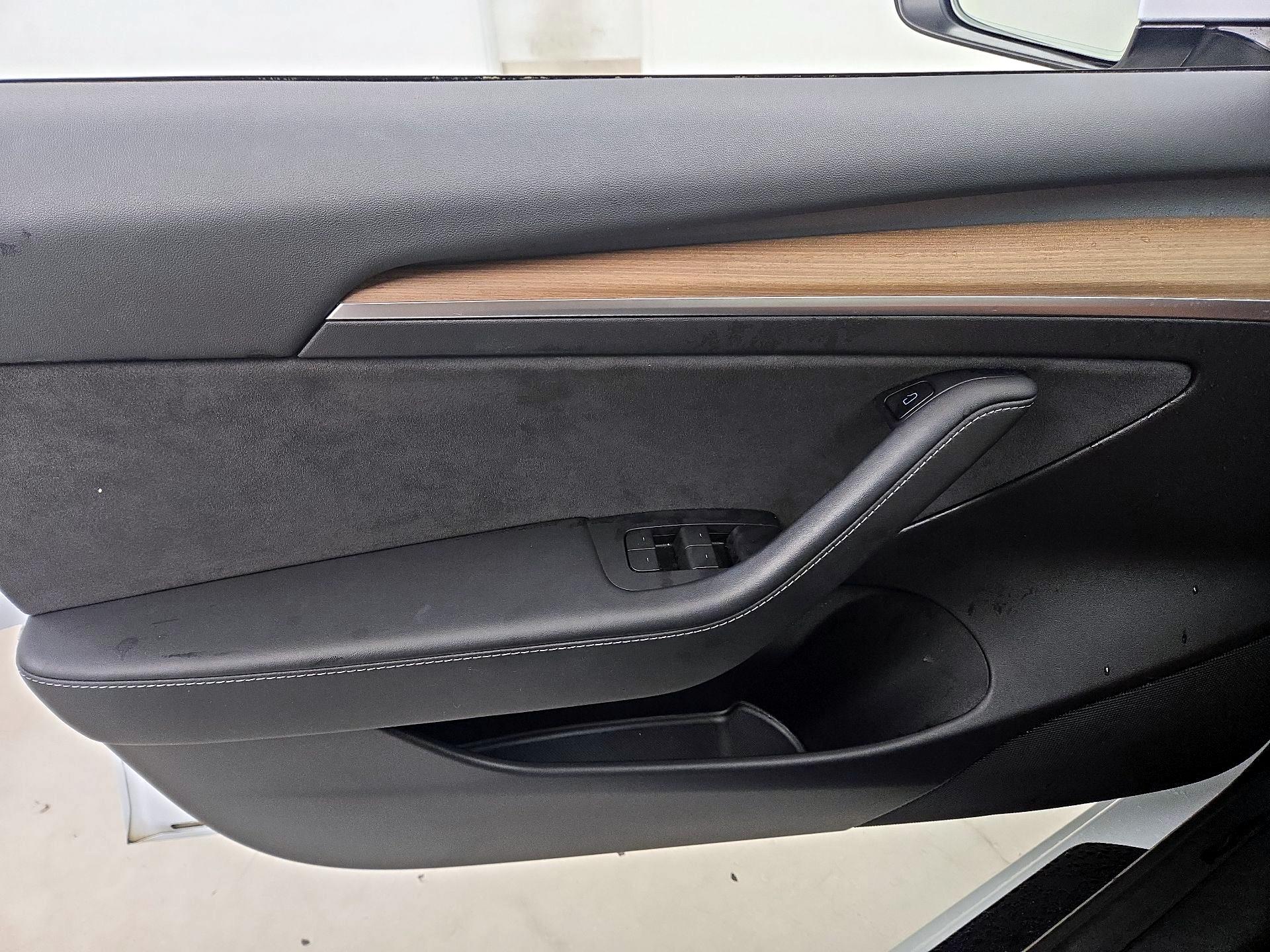 Thumbnail: 2021 Tesla Model 3 - 12