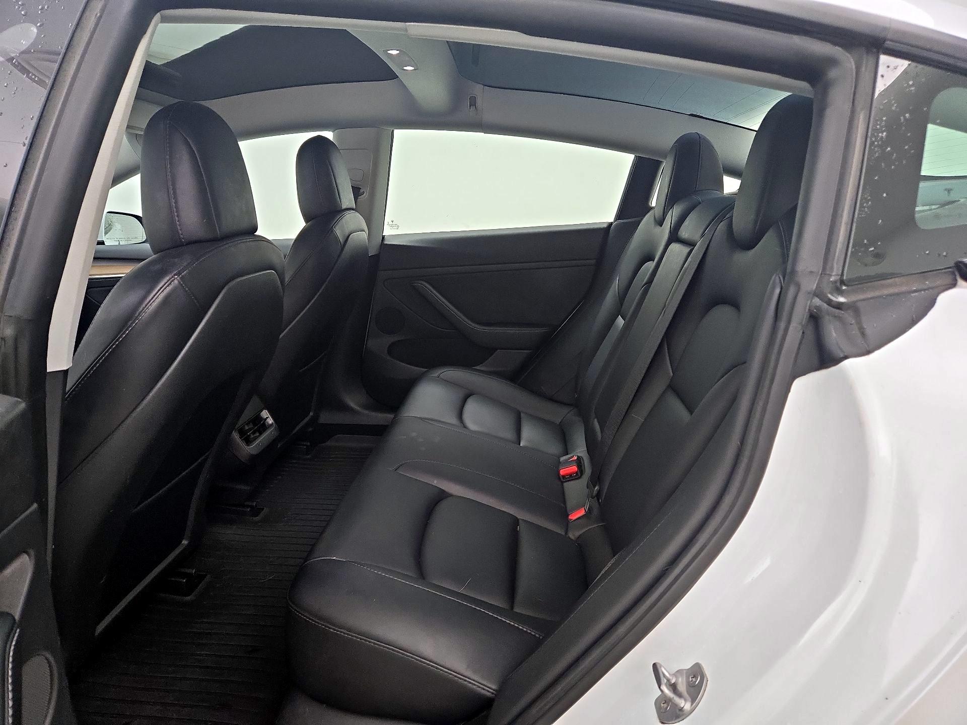 Thumbnail: 2021 Tesla Model 3 - 19