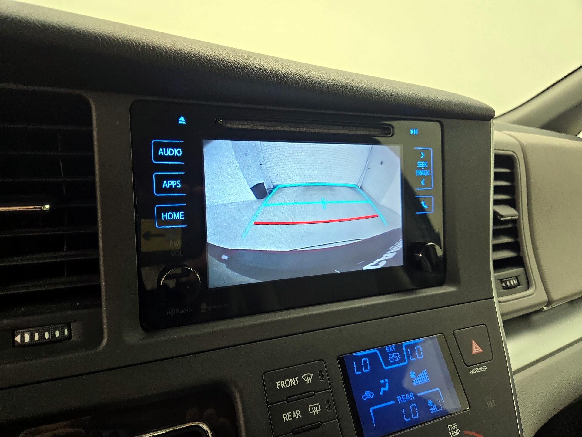 Thumbnail: 2015 Toyota Sienna - 14