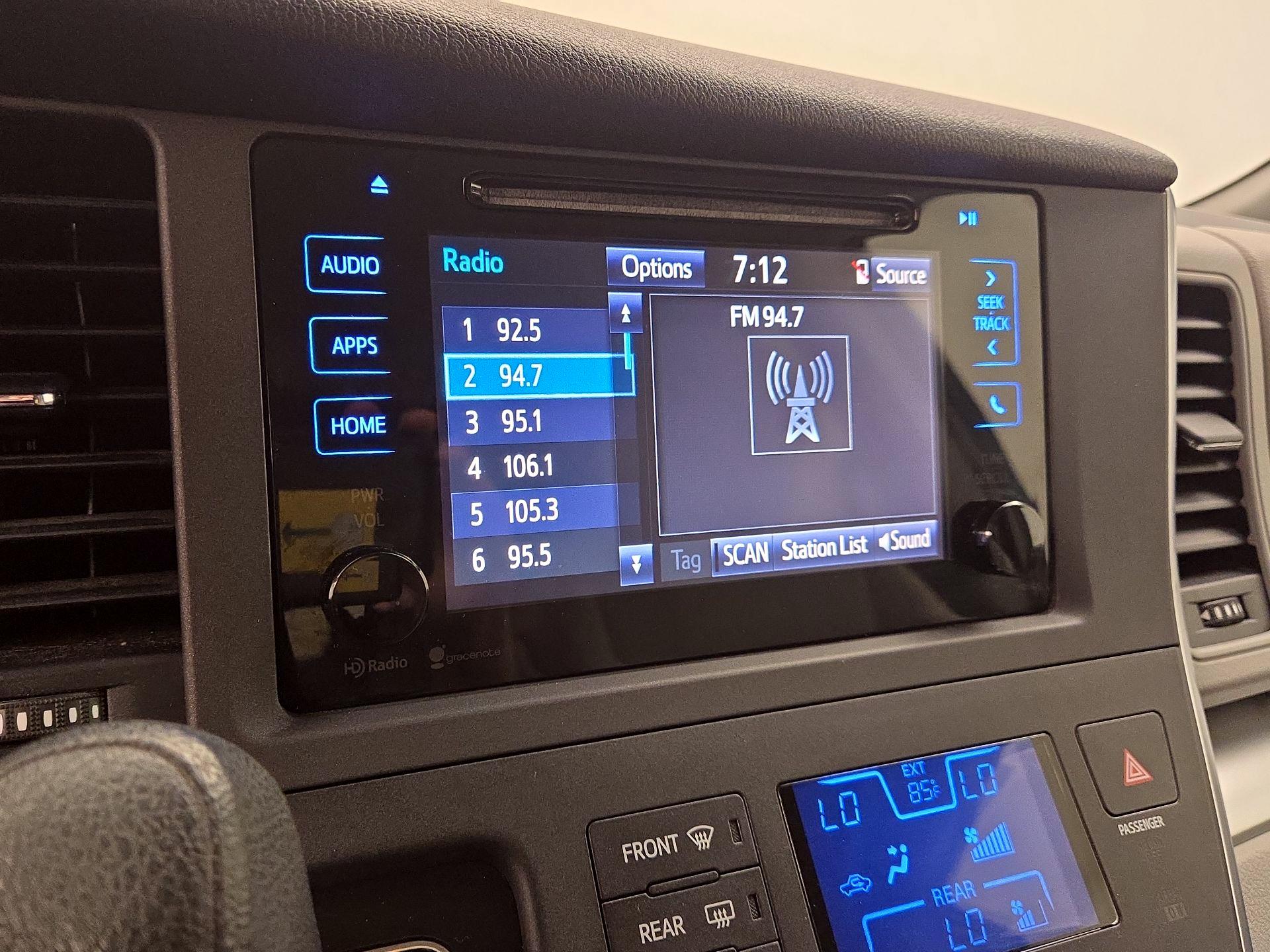 Thumbnail: 2015 Toyota Sienna - 15
