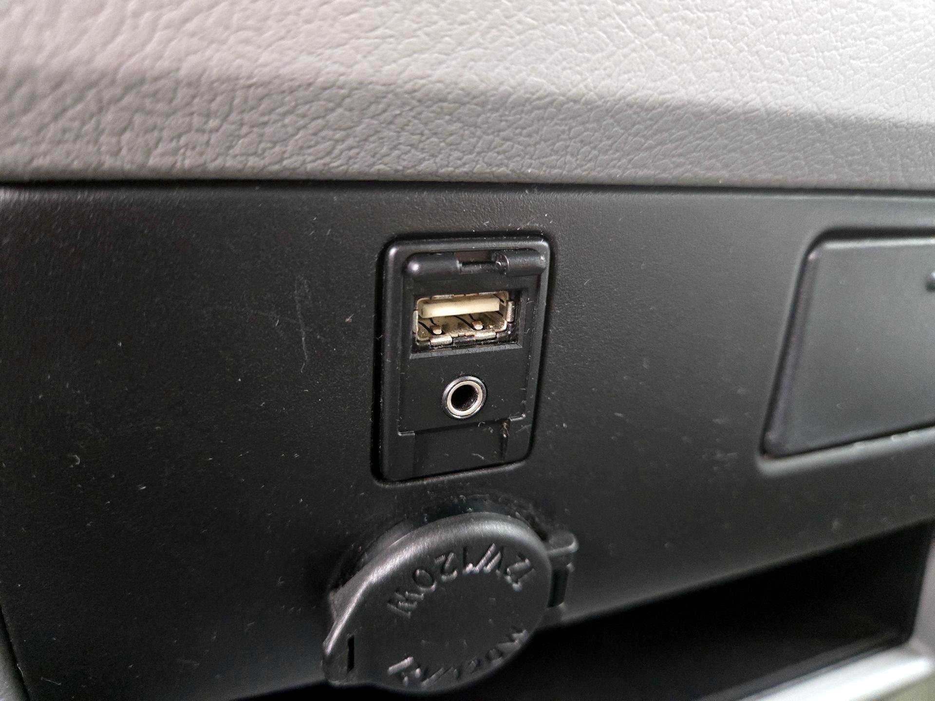 Thumbnail: 2015 Toyota Sienna - 18