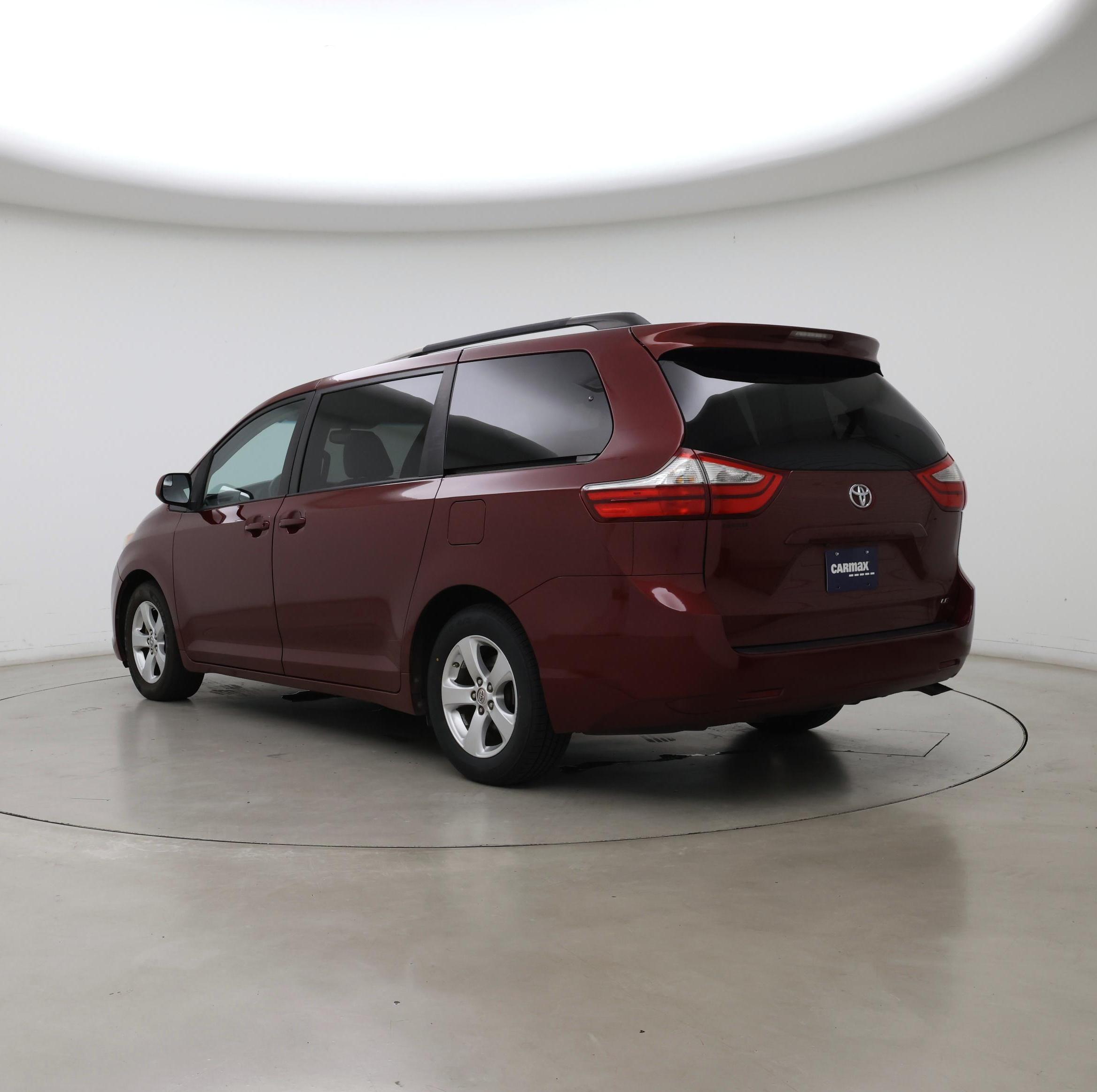 Thumbnail: 2015 Toyota Sienna - 2