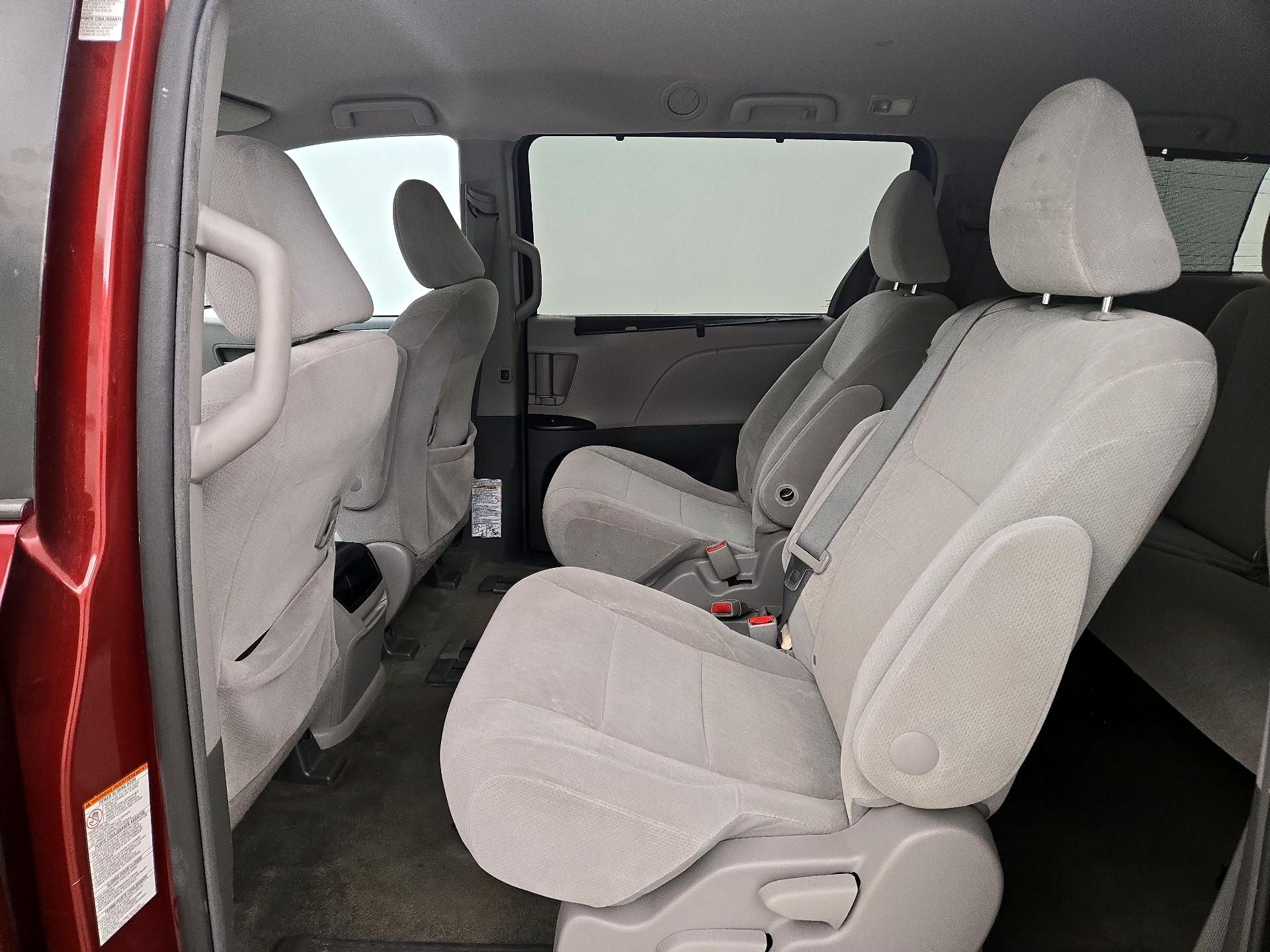 Thumbnail: 2015 Toyota Sienna - 19