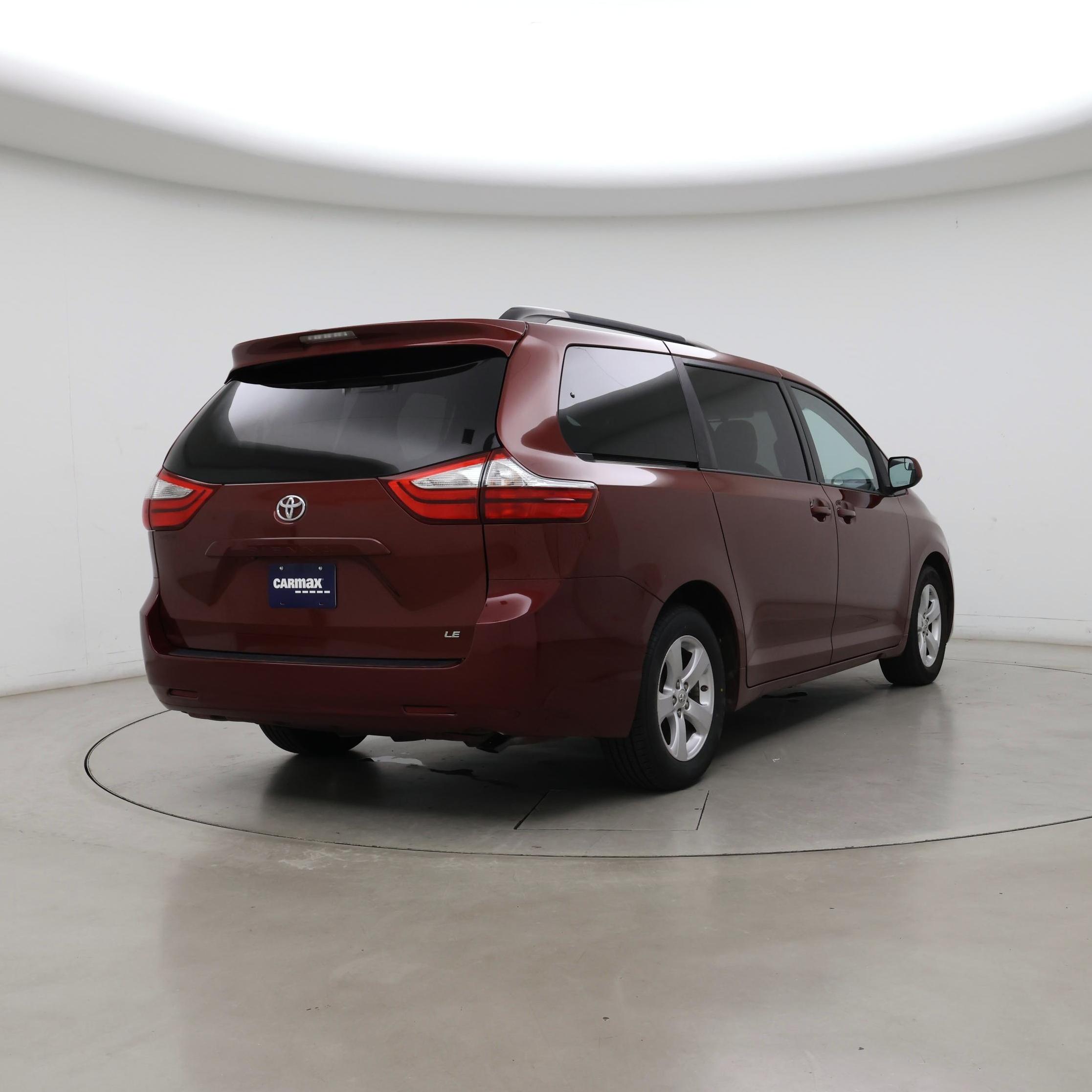 Thumbnail: 2015 Toyota Sienna - 8