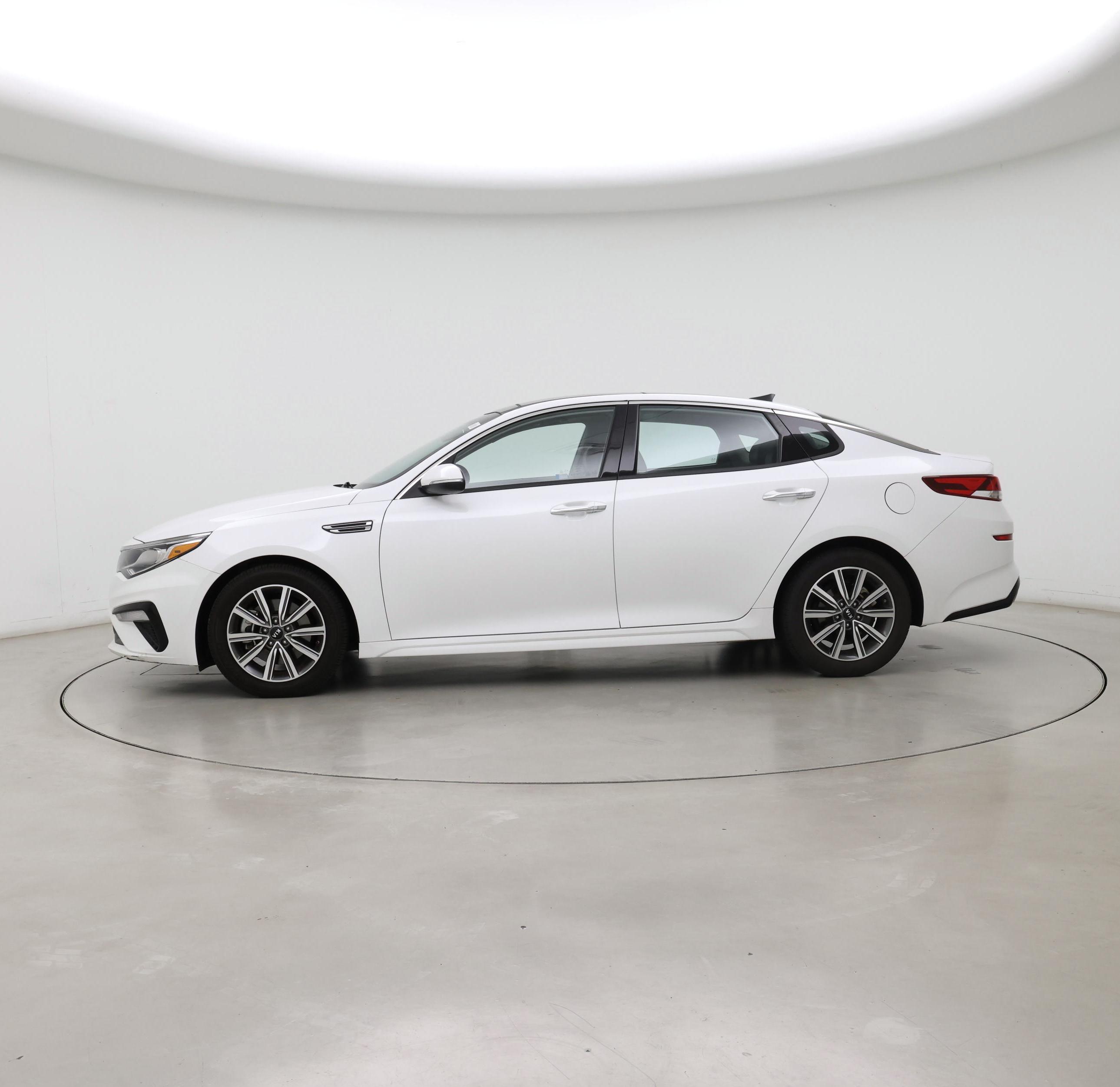 Thumbnail: 2020 Kia Optima - 3