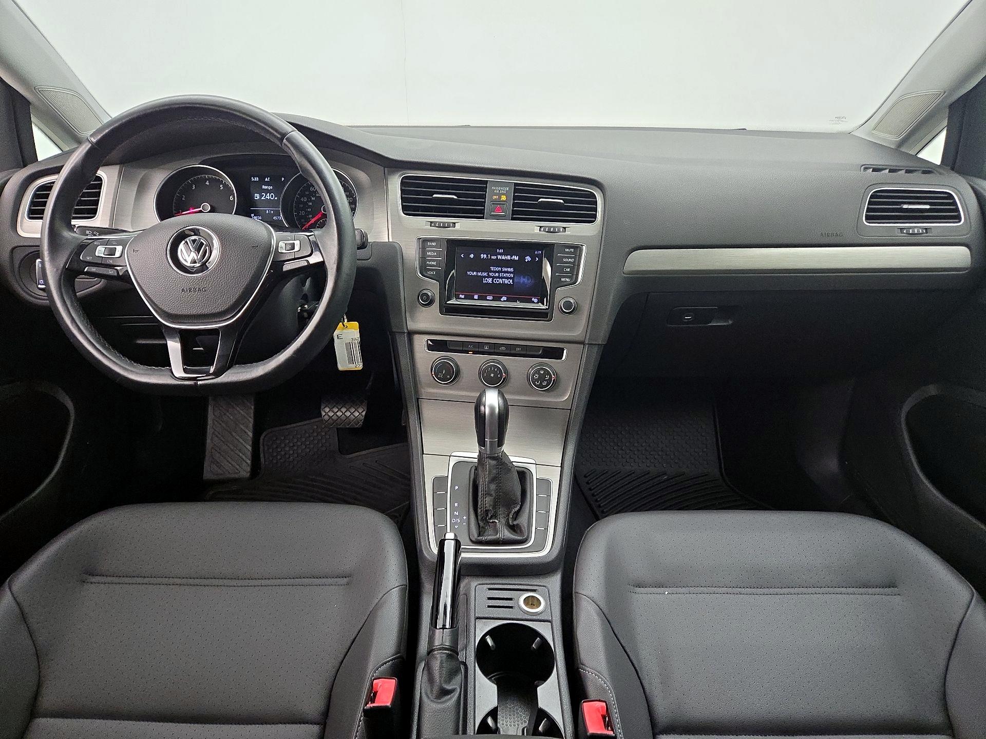Thumbnail: 2015 Volkswagen Golf - 9
