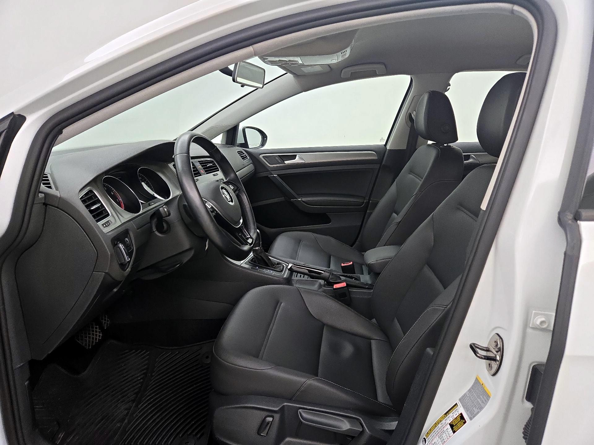 Thumbnail: 2015 Volkswagen Golf - 11