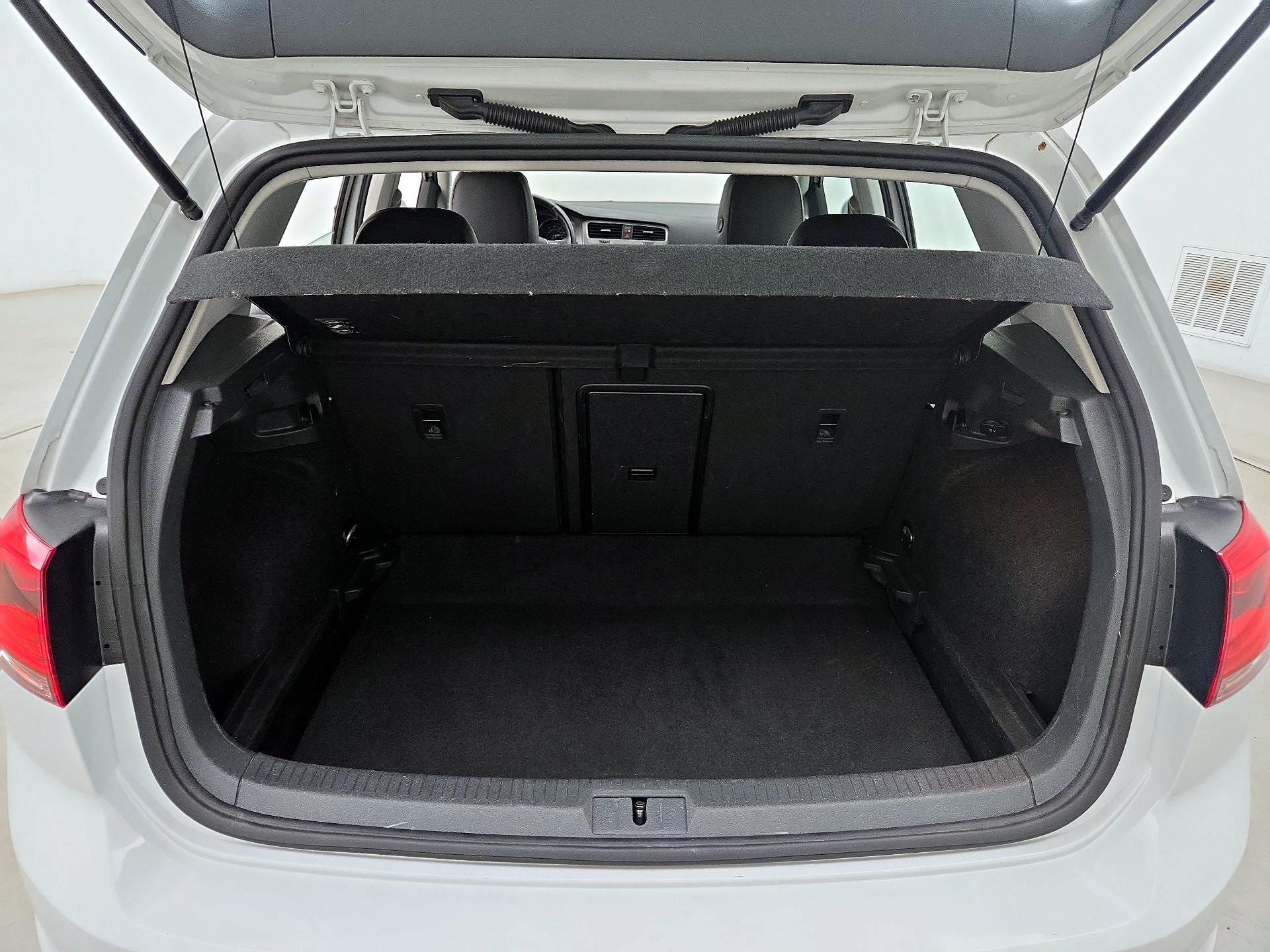 Thumbnail: 2015 Volkswagen Golf - 18