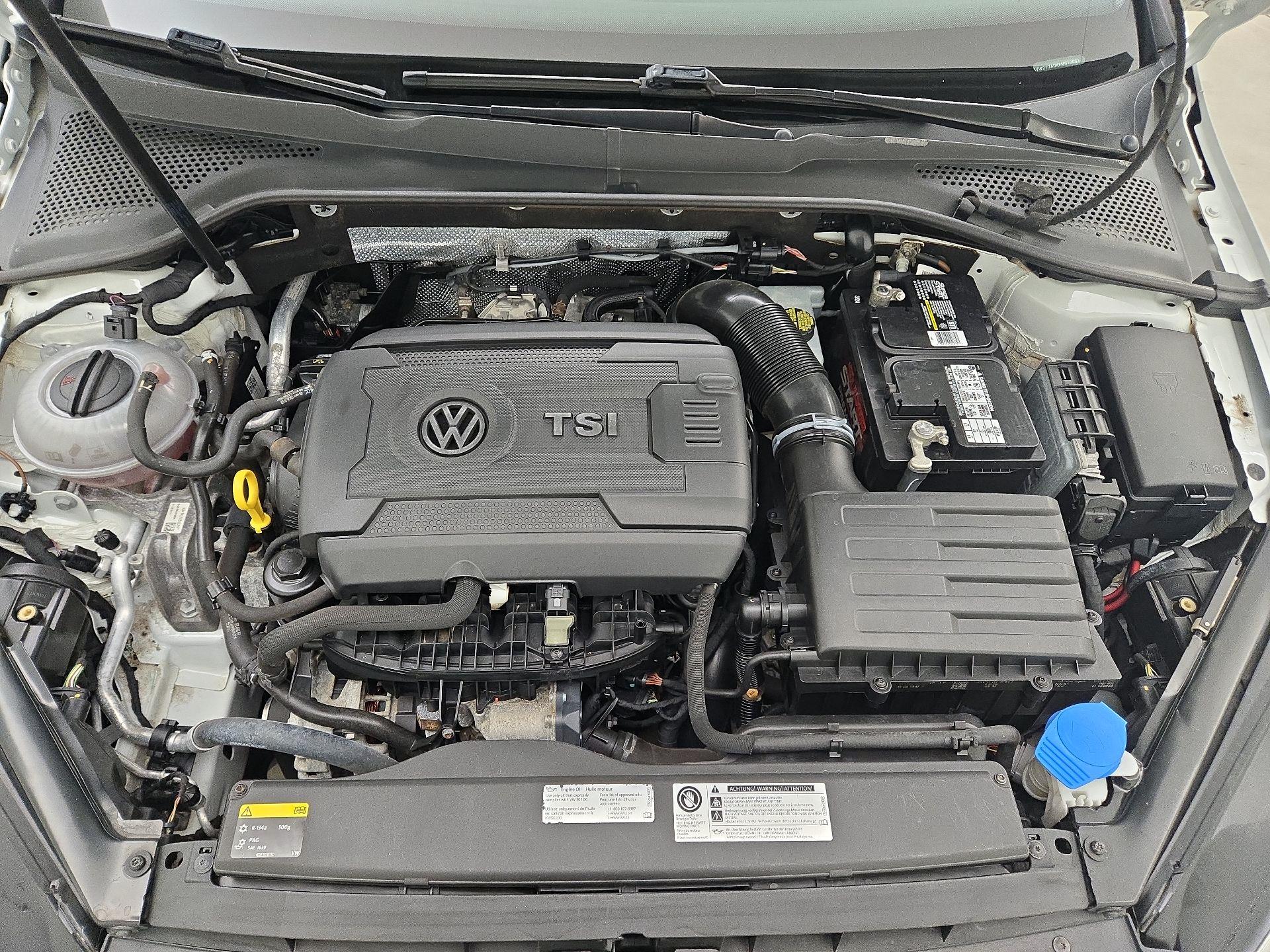 Thumbnail: 2015 Volkswagen Golf - 19