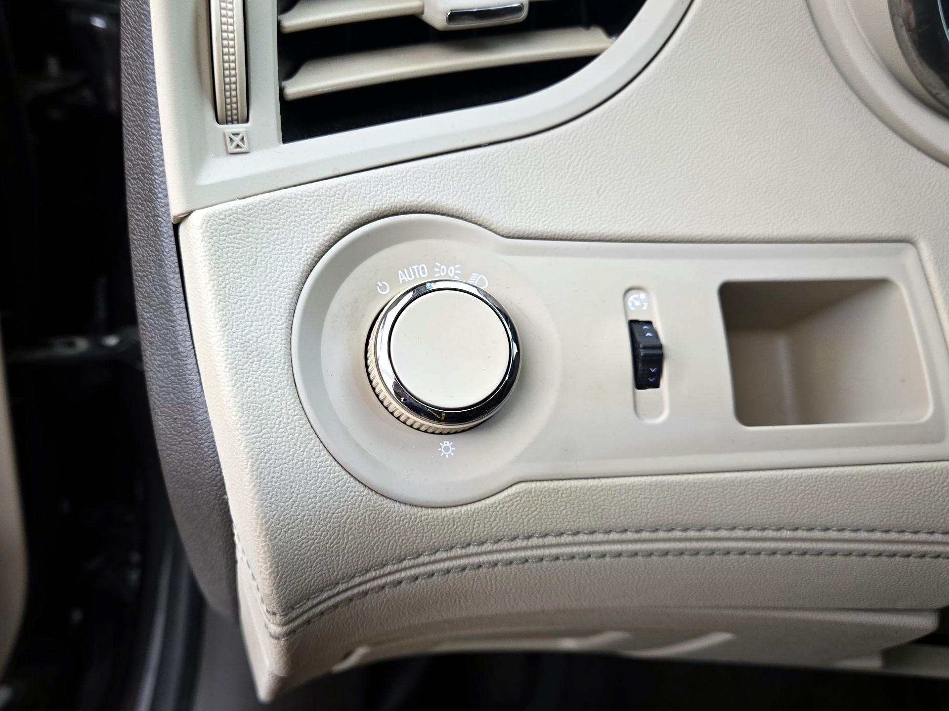 Thumbnail: 2014 Buick LaCrosse - 13