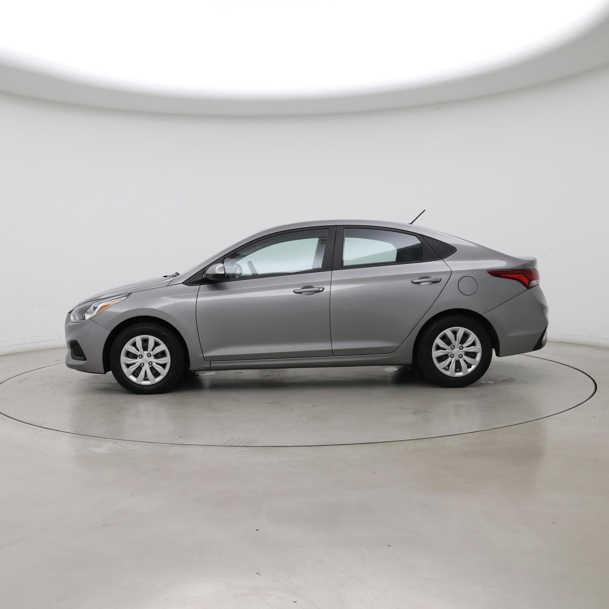 Thumbnail: 2022 Hyundai Accent - 3