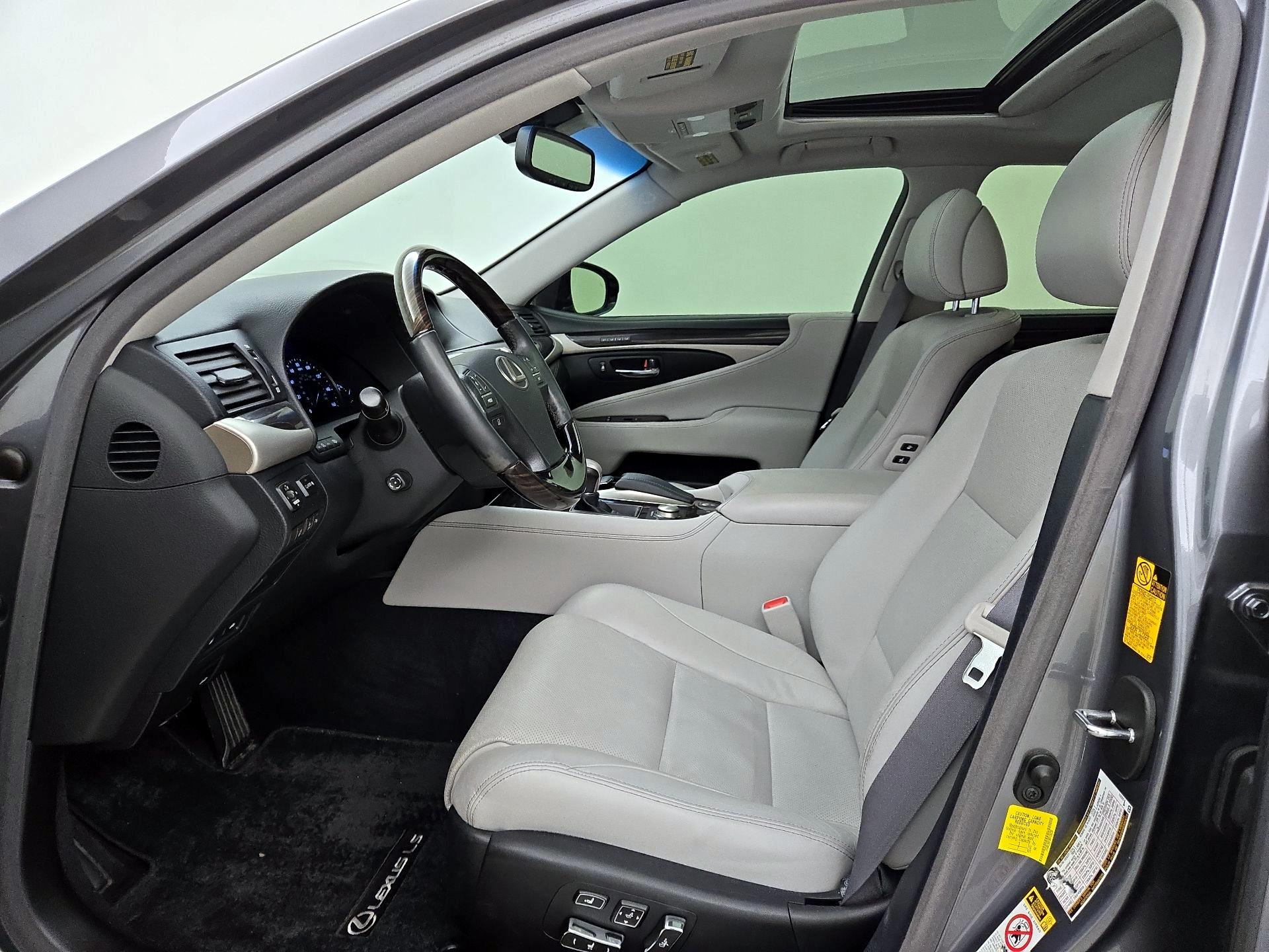 Thumbnail: 2014 Lexus LS - 11