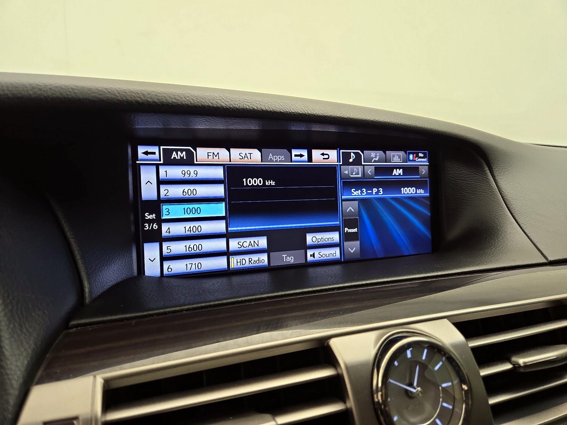 Thumbnail: 2014 Lexus LS - 16