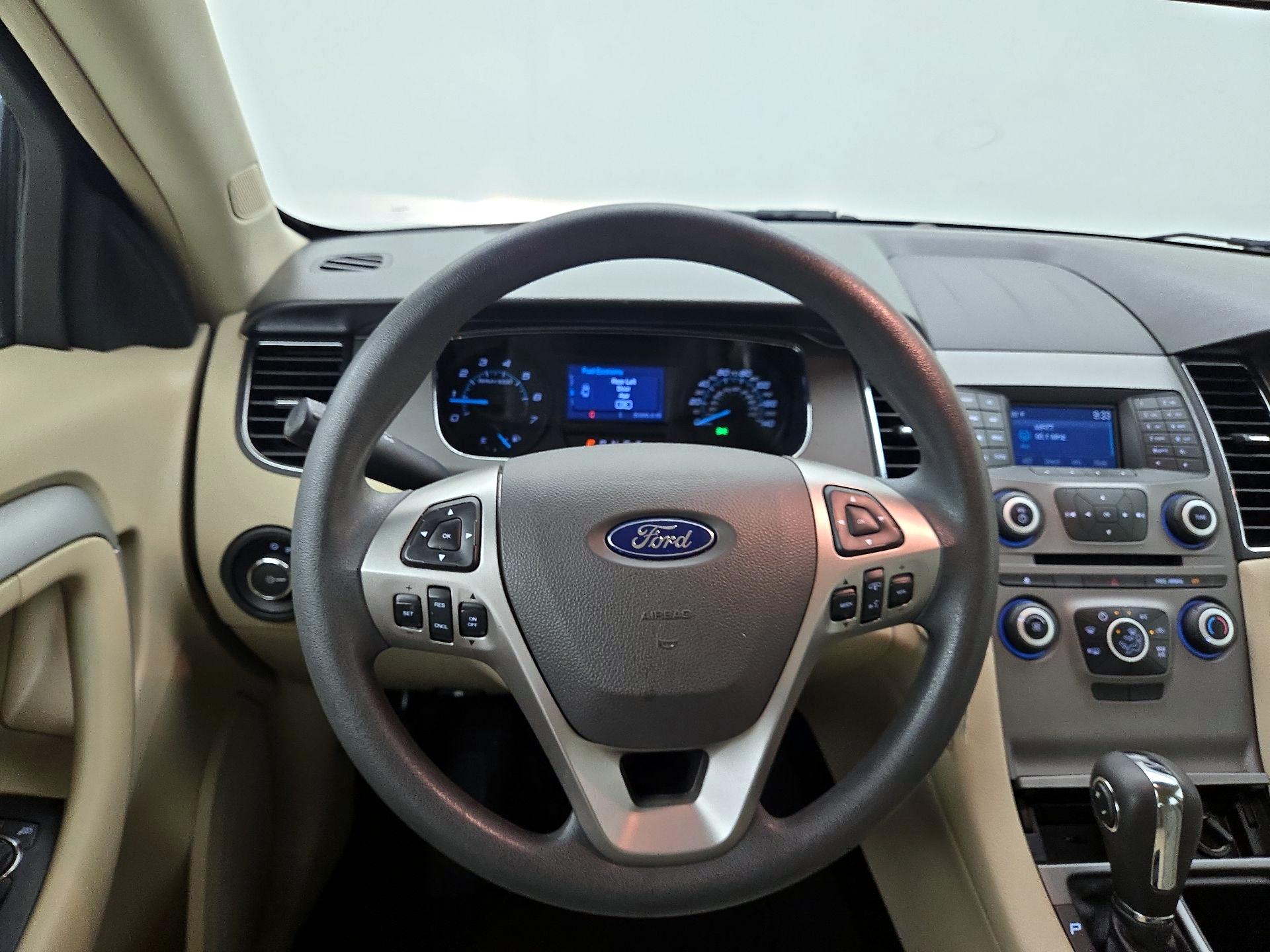 Thumbnail: 2015 Ford Taurus - 10