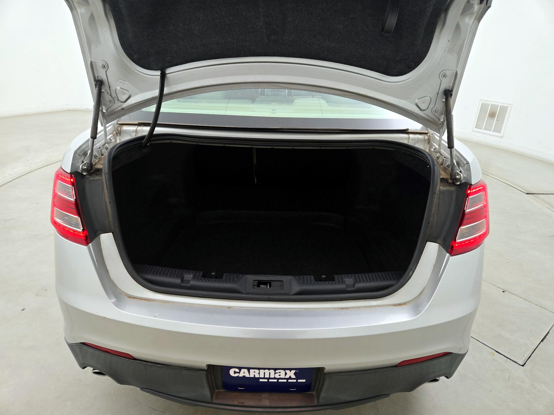Thumbnail: 2015 Ford Taurus - 20