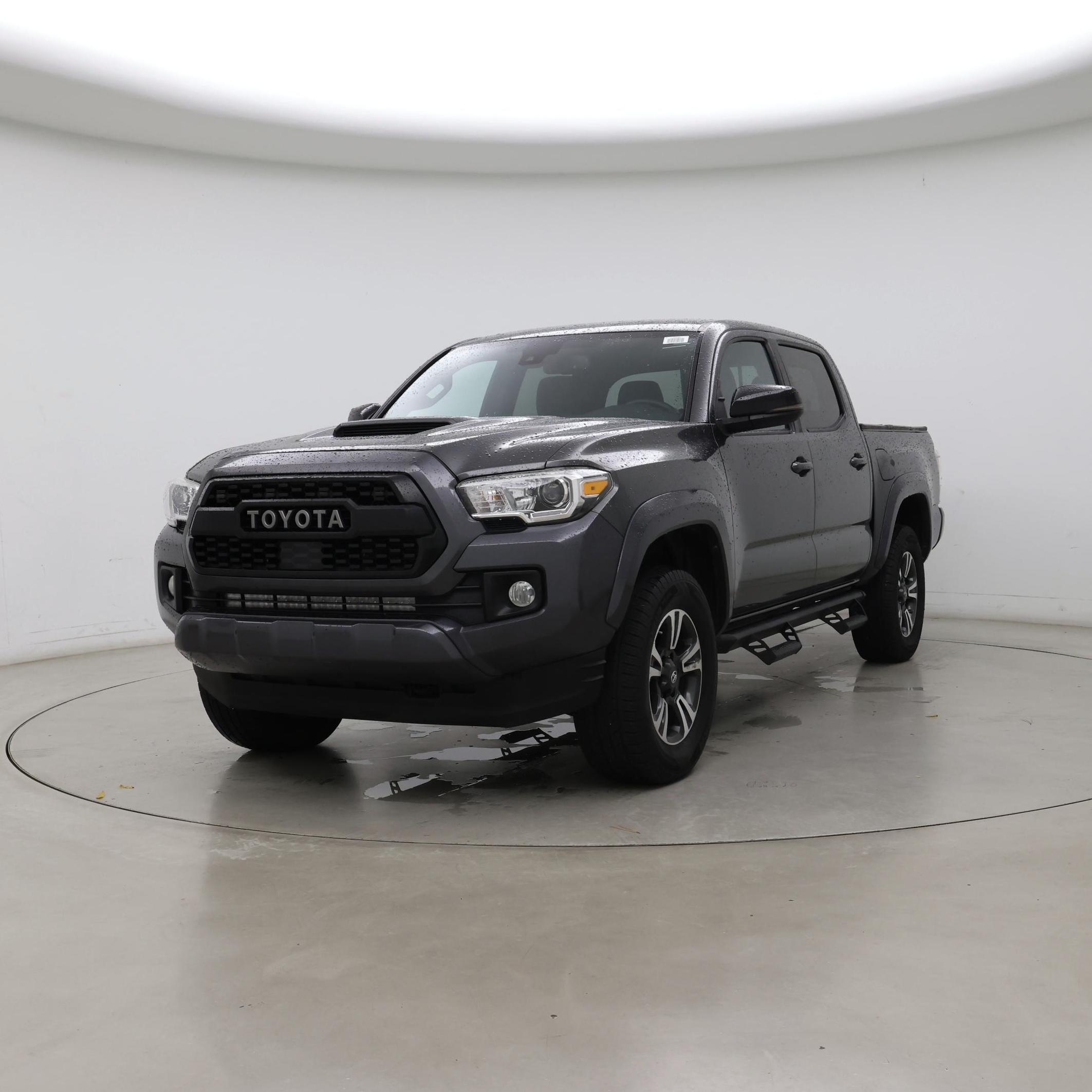 Thumbnail: 2019 Toyota Tacoma - 4