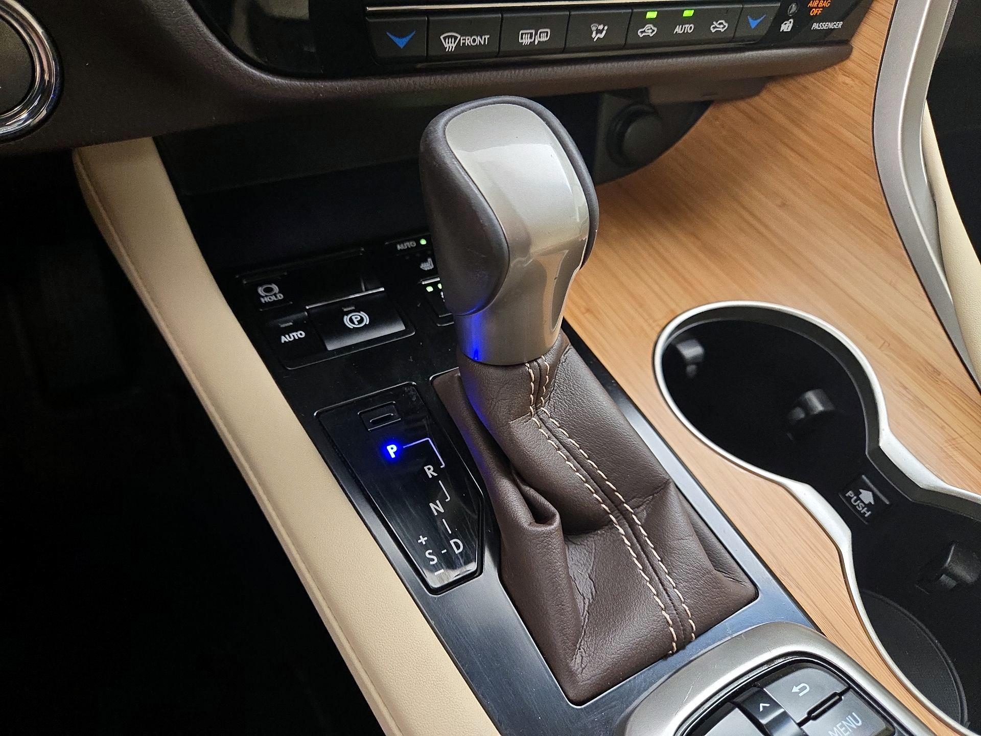 Thumbnail: 2017 Lexus RX - 18