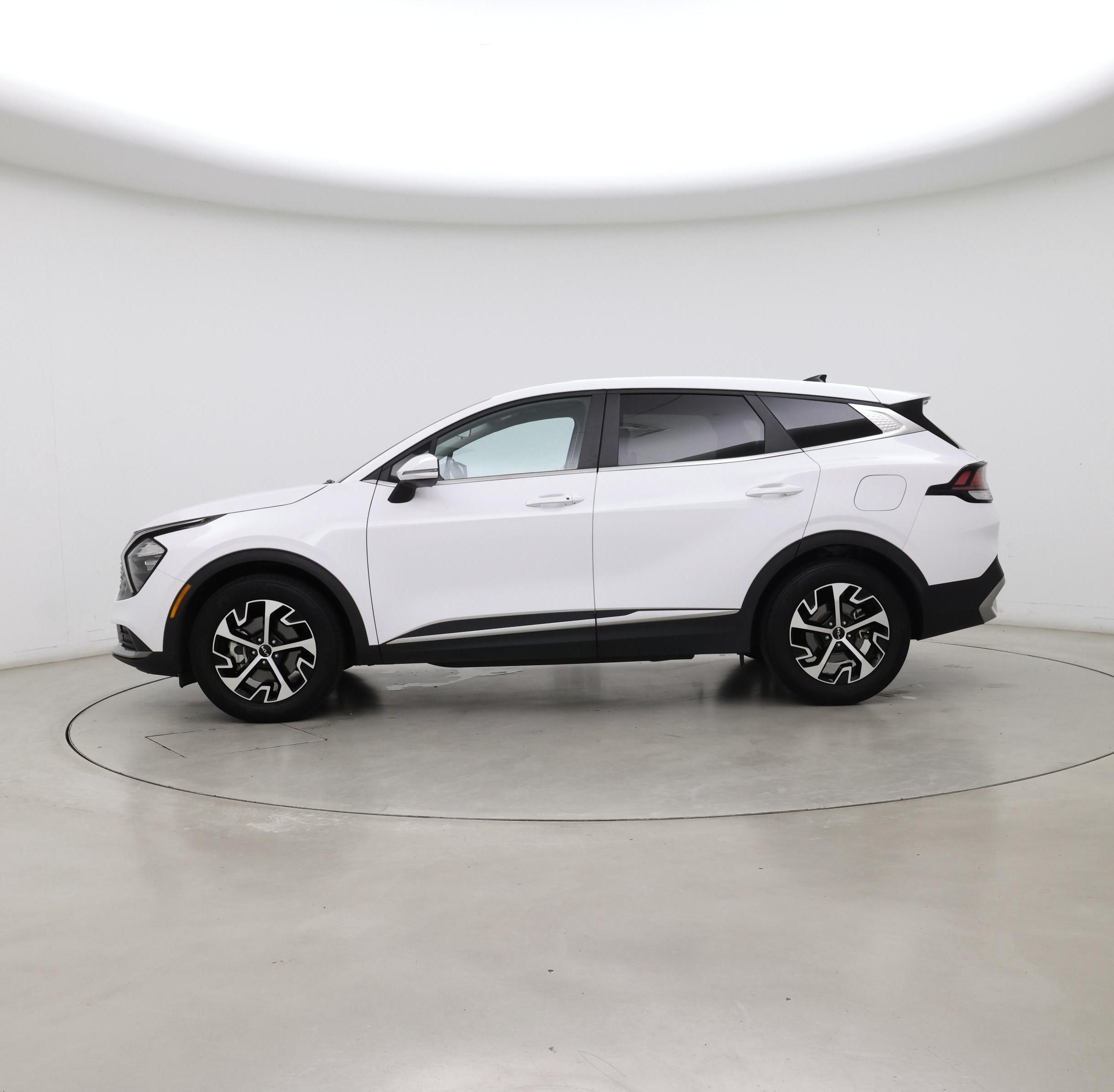 Thumbnail: 2023 Kia Sportage - 3